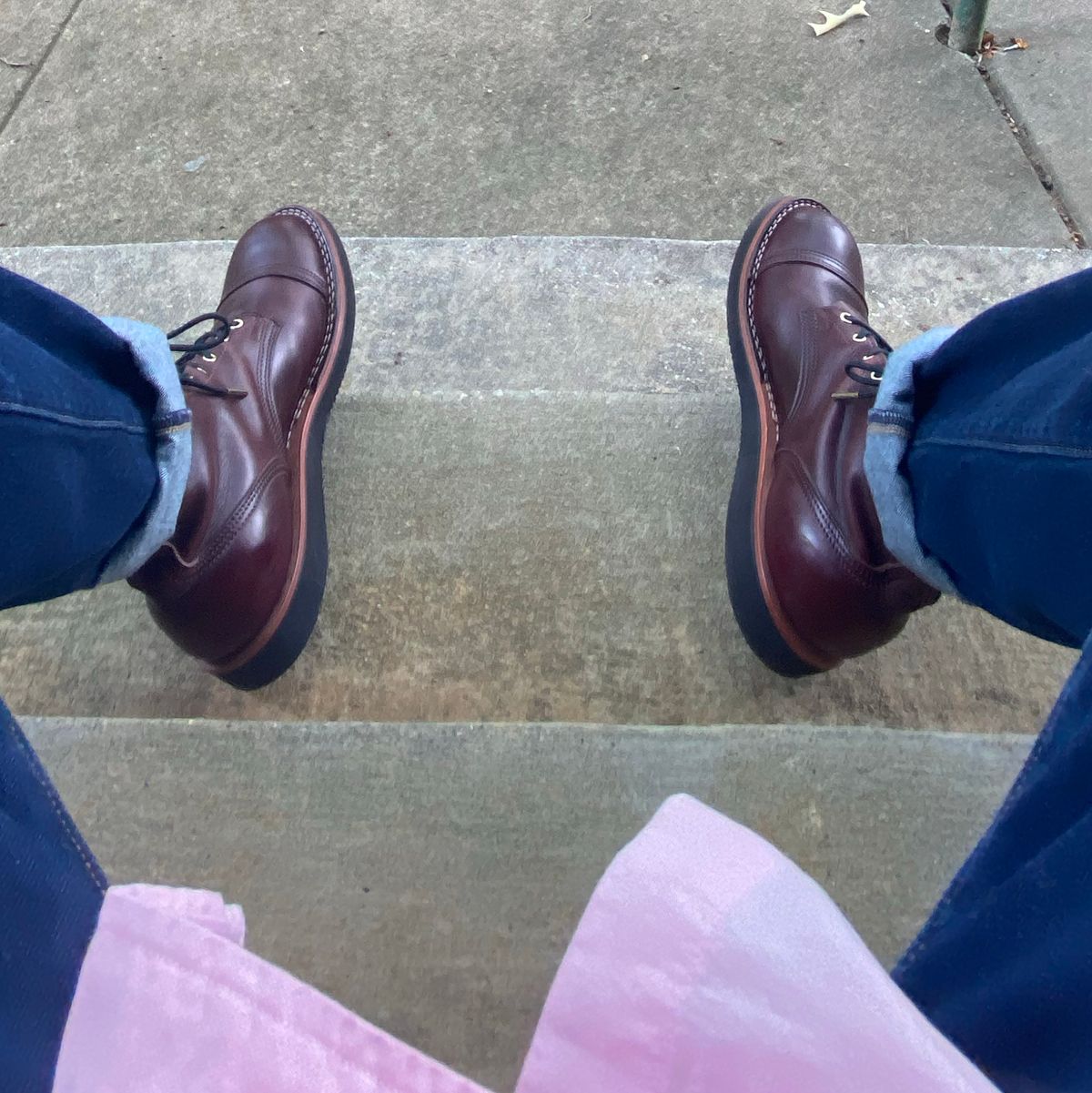 Photo by escapedTexan on July 20, 2023 of the Nicks Americana in Horween Color 8 Chromexcel.