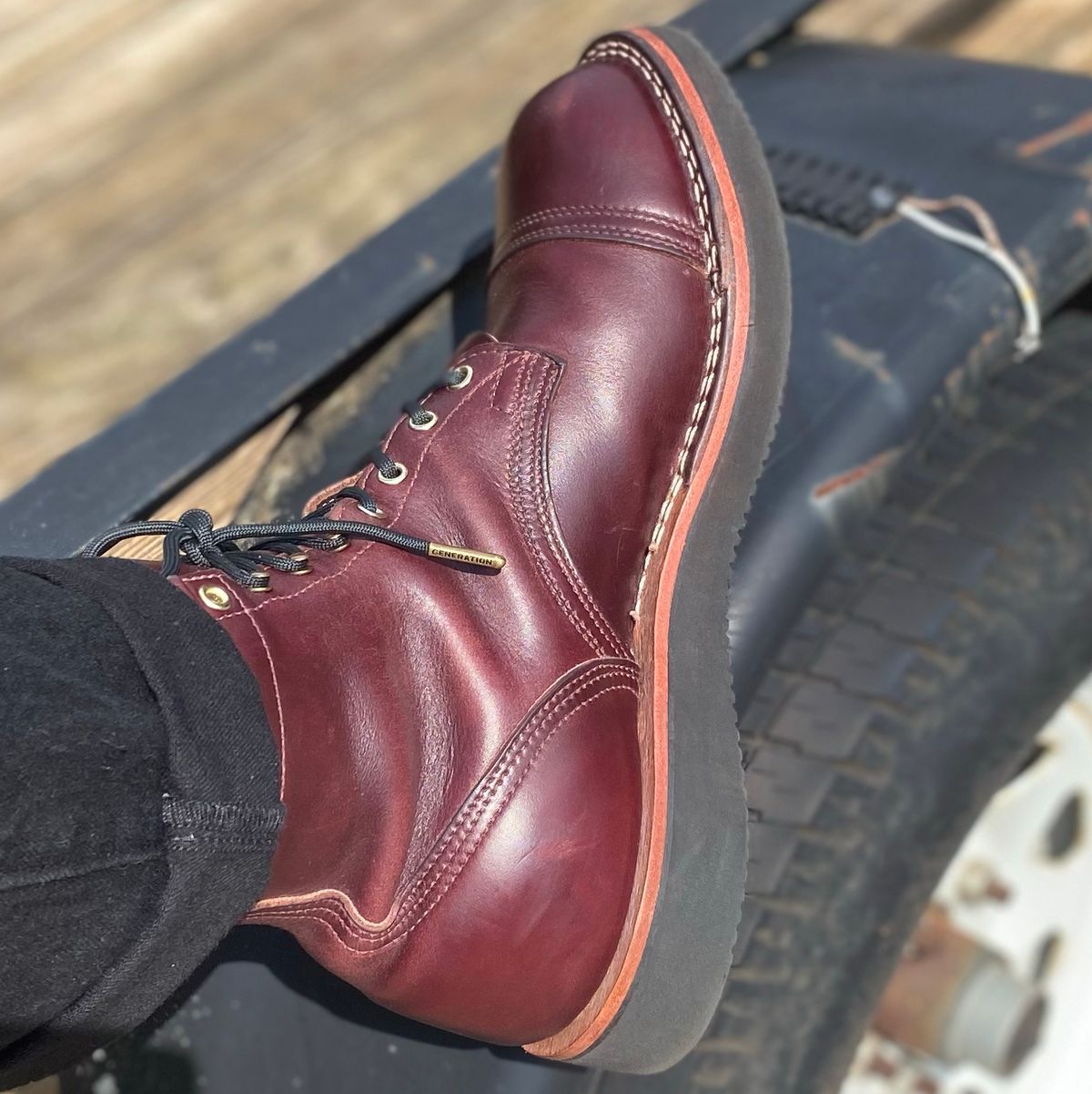 Photo by escapedTexan on September 6, 2023 of the Nicks Americana in Horween Color 8 Chromexcel.