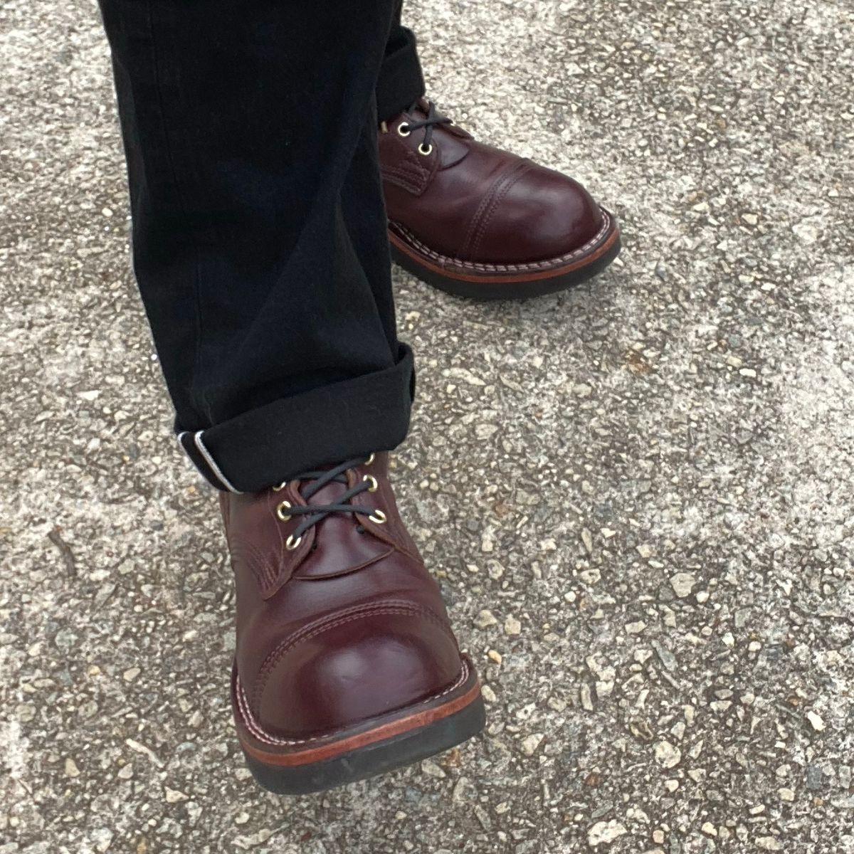 Photo by escapedTexan on October 12, 2023 of the Nicks Americana in Horween Color 8 Chromexcel.