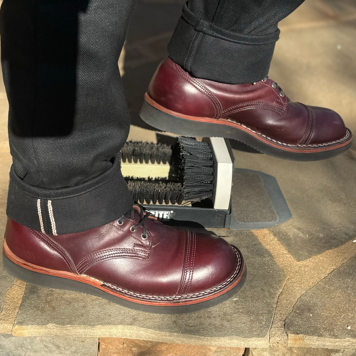 Photo by escapedTexan on November 28, 2023 of the Nicks Americana in Horween Color 8 Chromexcel.