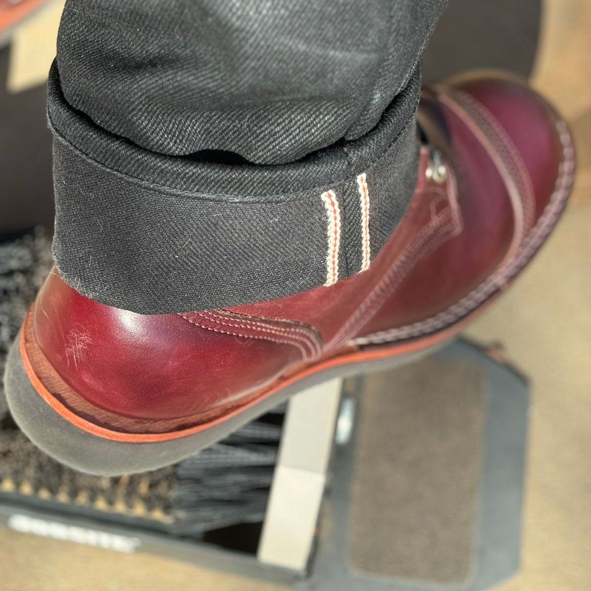 Photo by escapedTexan on November 28, 2023 of the Nicks Americana in Horween Color 8 Chromexcel.
