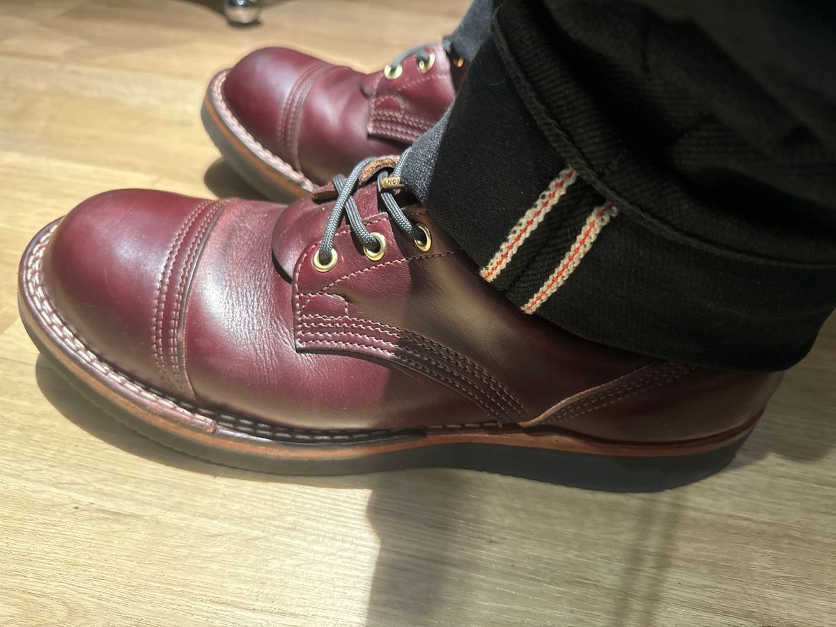 Photo by escapedTexan on January 14, 2024 of the Nicks Americana in Horween Color 8 Chromexcel.