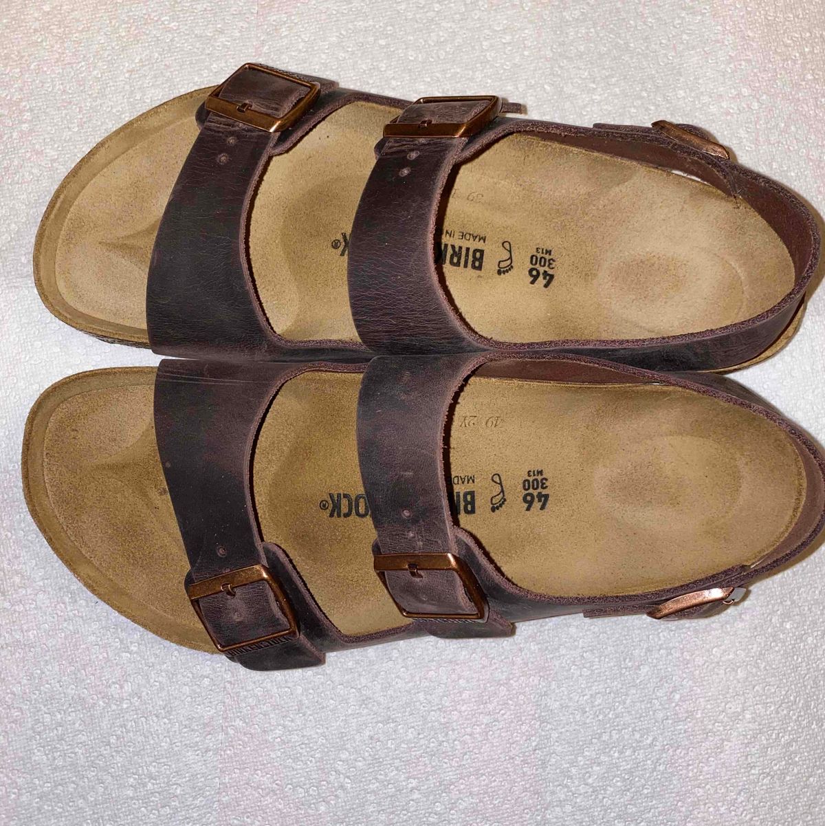 Photo by escapedTexan on April 13, 2023 of the Birkenstock Milano in Habana Oiled Leather.