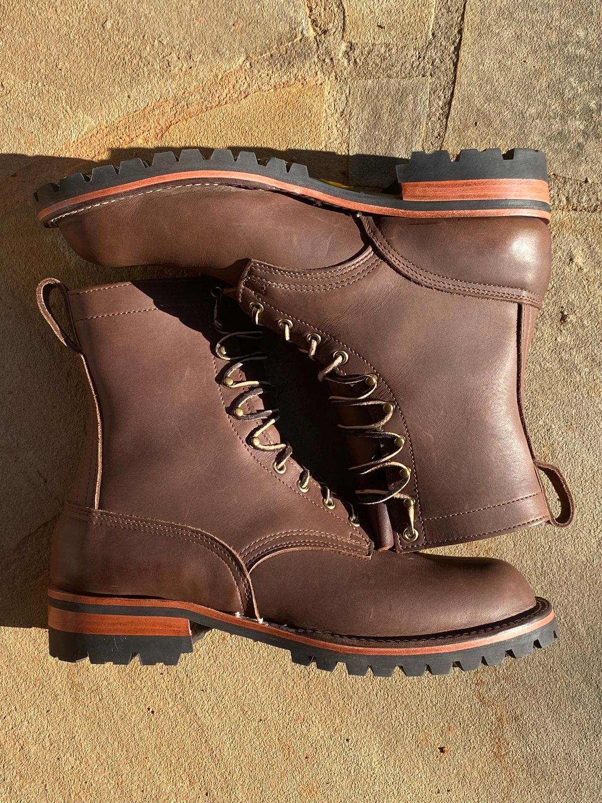 Photo by escapedTexan on November 1, 2022 of the Nicks Overlander in Seidel 1964 Walnut.