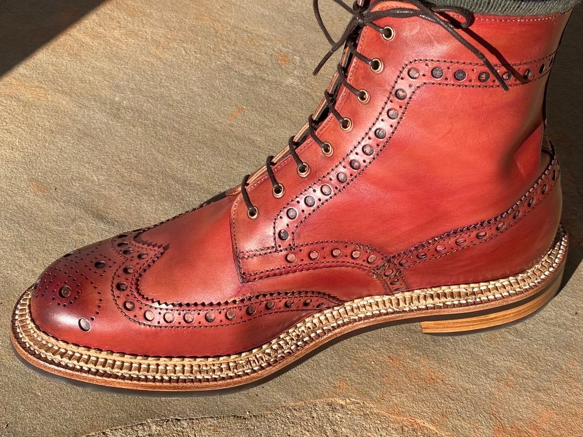 Photo by escapedTexan on January 5, 2023 of the Grenson Fred in Handpainted Tan.
