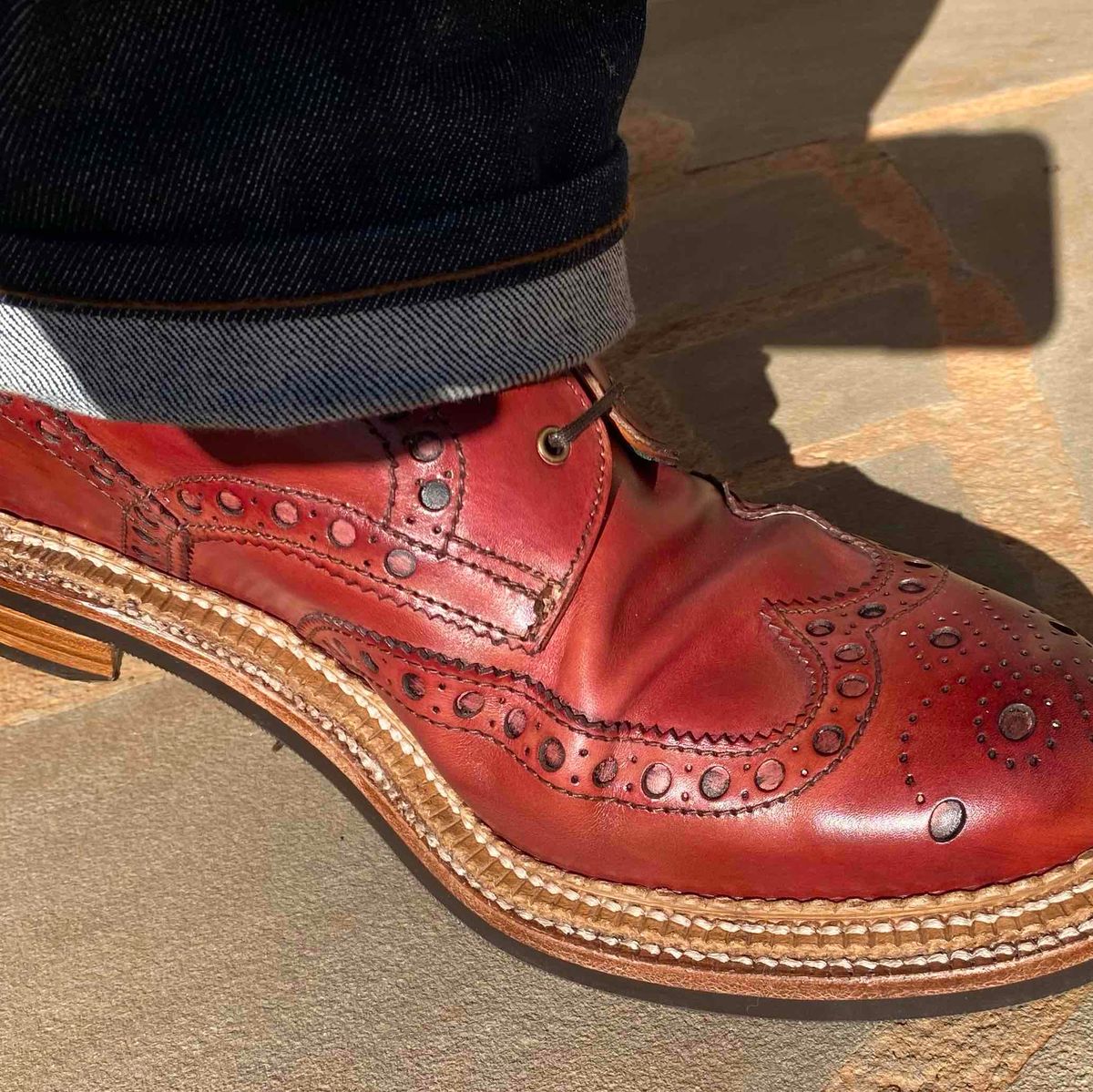 Photo by escapedTexan on January 5, 2023 of the Grenson Fred in Handpainted Tan.