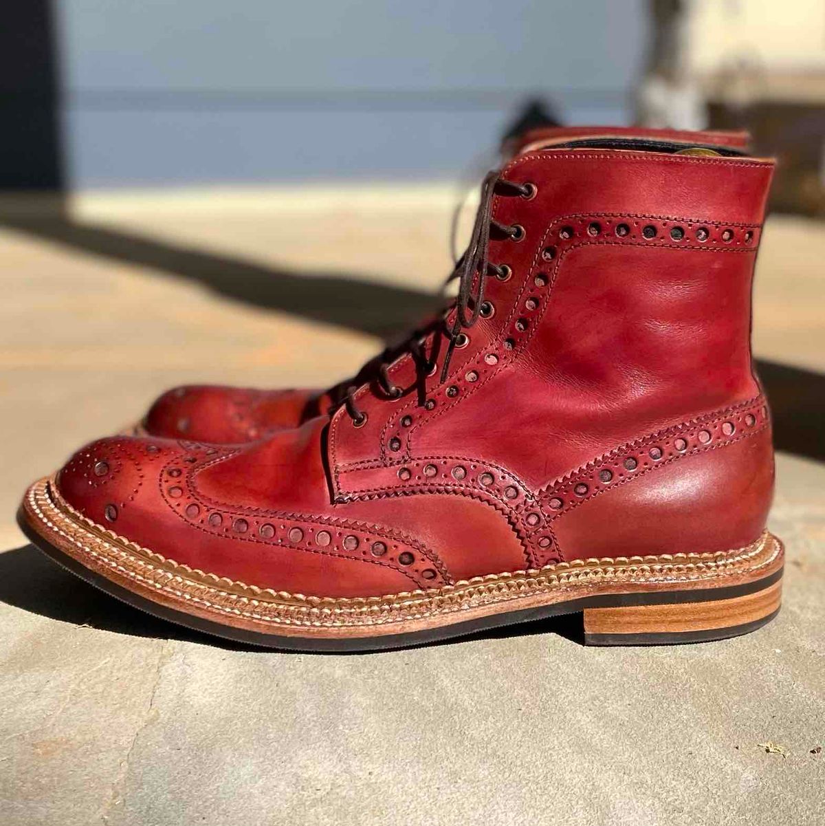 Photo by escapedTexan on April 20, 2023 of the Grenson Fred in Handpainted Tan.