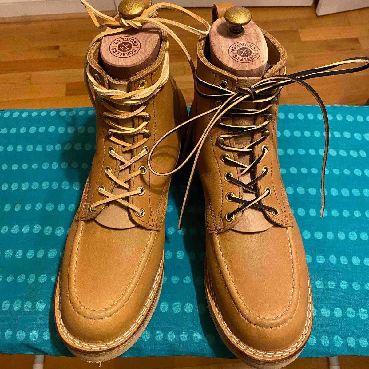 Photo by escapedTexan on April 27, 2023 of the Nicks Moc Toe in Seidel 1964 Tan.