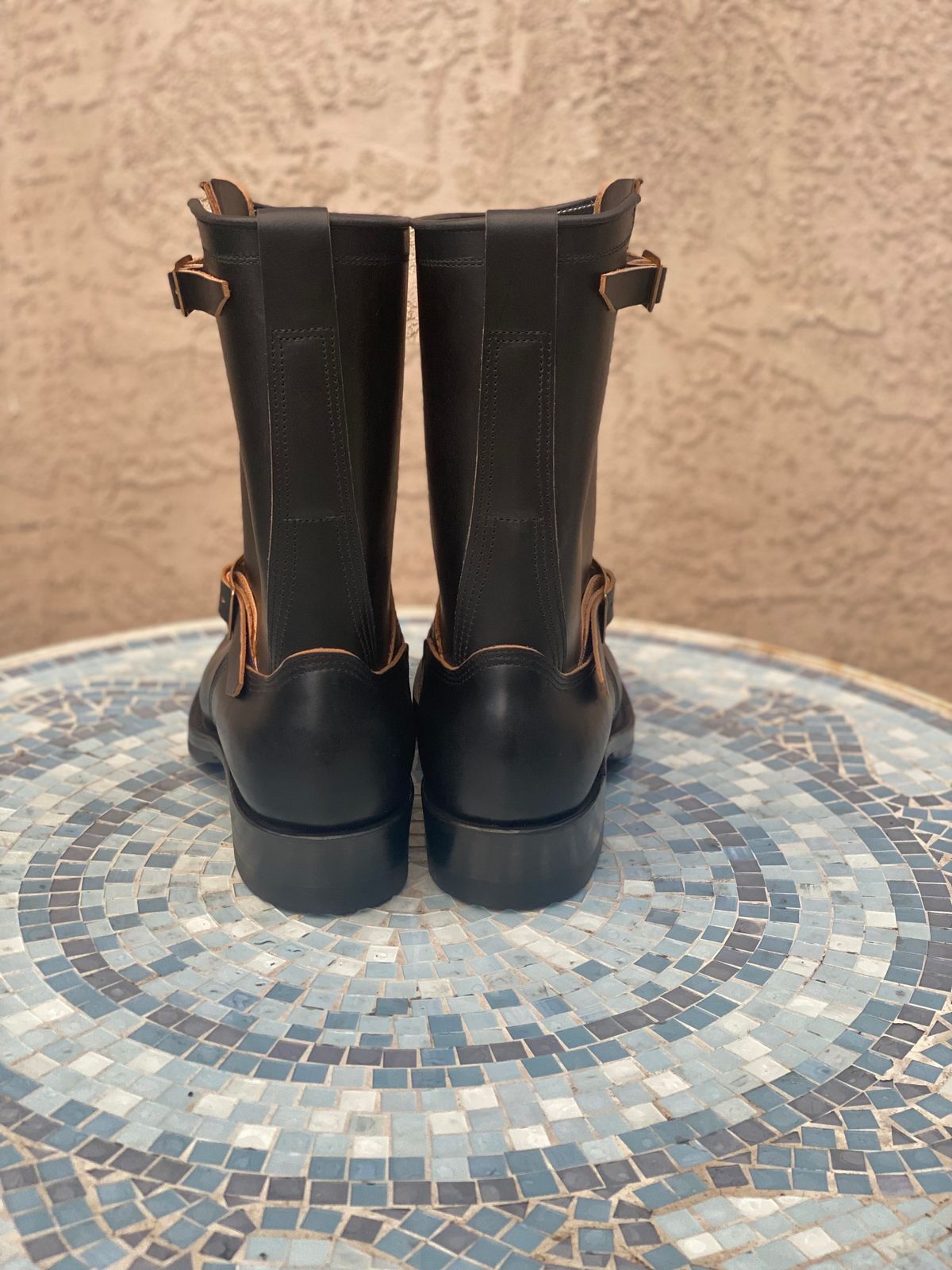 Photo by parkle__ on October 1, 2023 of the Zerrows Type One in Horween Black Latigo.