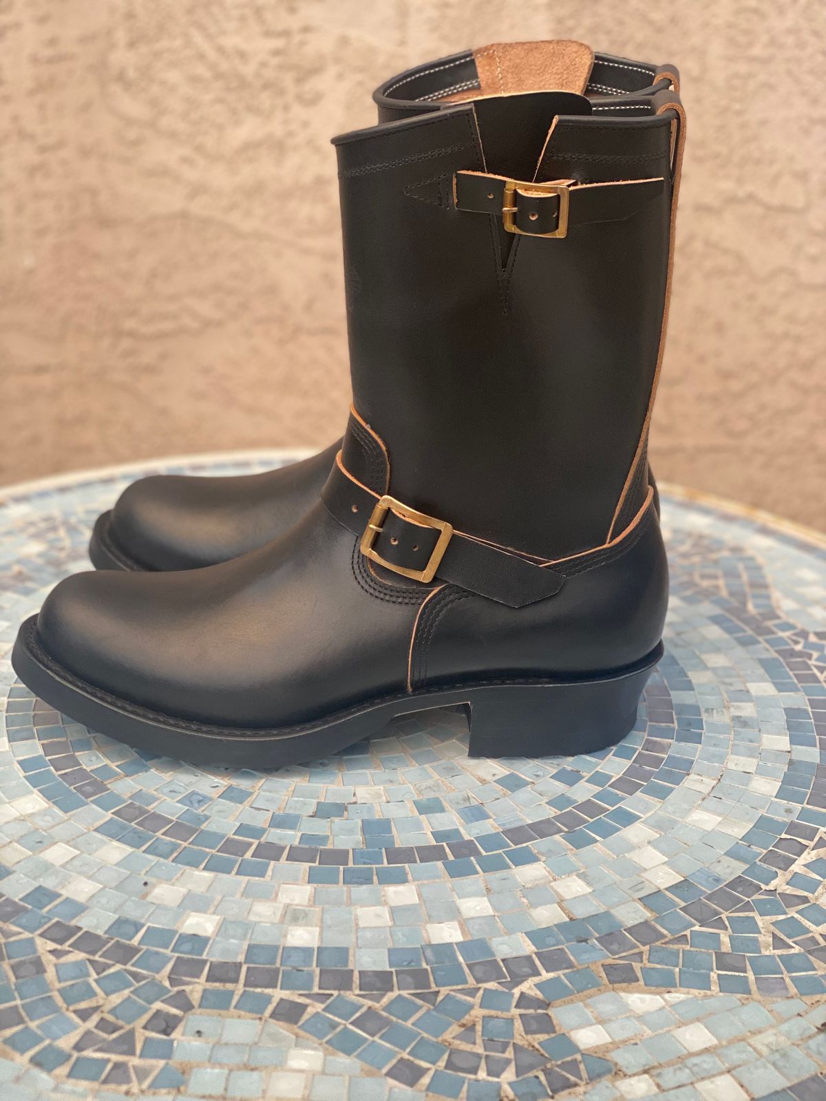 Photo by parkle__ on October 1, 2023 of the Zerrows Type One in Horween Black Latigo.