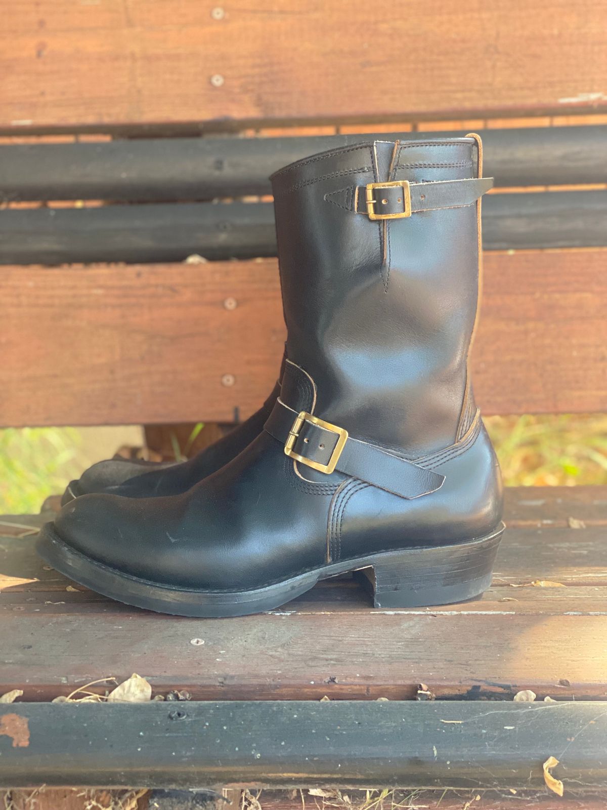 Photo by parkle__ on November 4, 2023 of the Zerrows Type One in Horween Black Latigo.