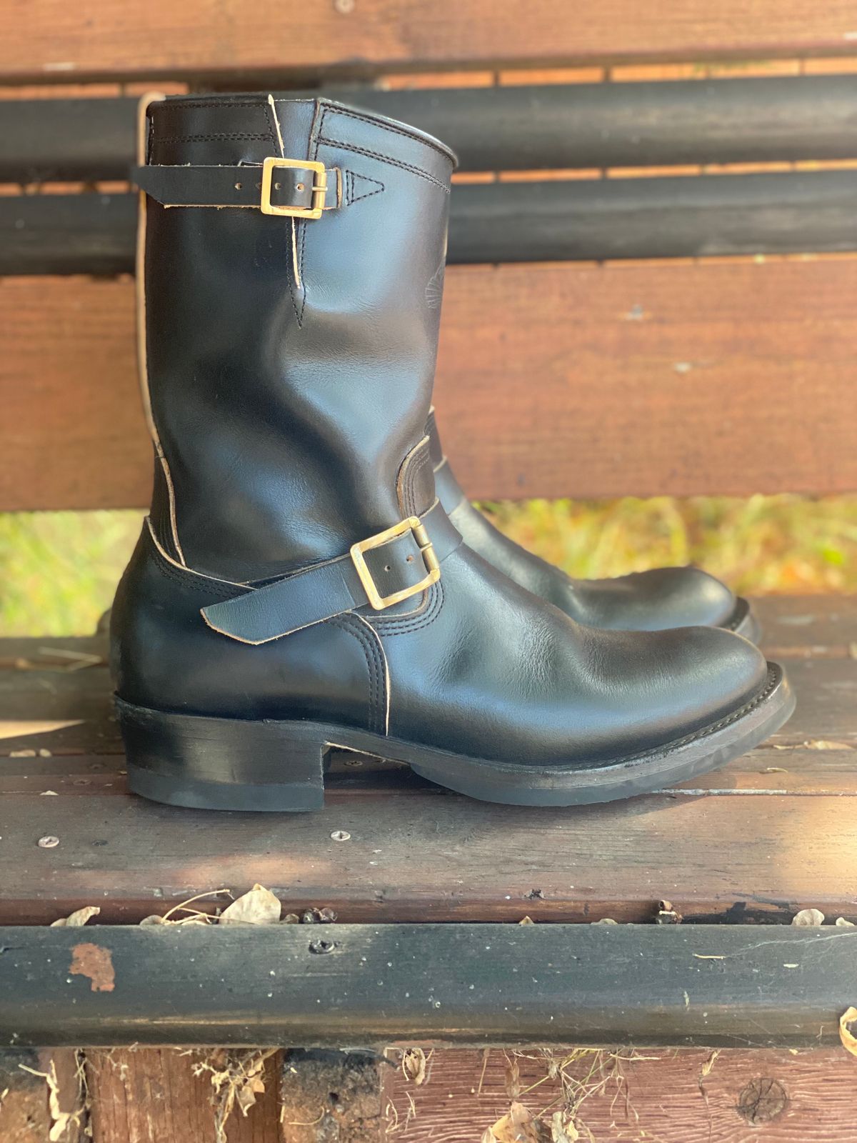 Photo by parkle__ on November 4, 2023 of the Zerrows Type One in Horween Black Latigo.