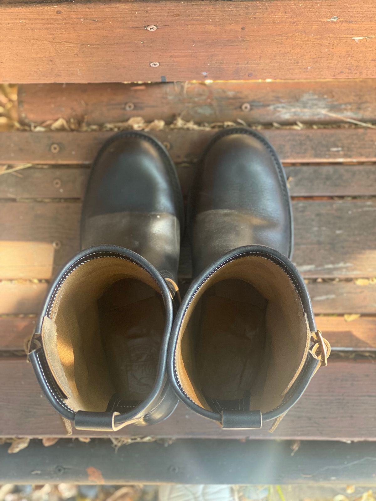 Photo by parkle__ on November 4, 2023 of the Zerrows Type One in Horween Black Latigo.