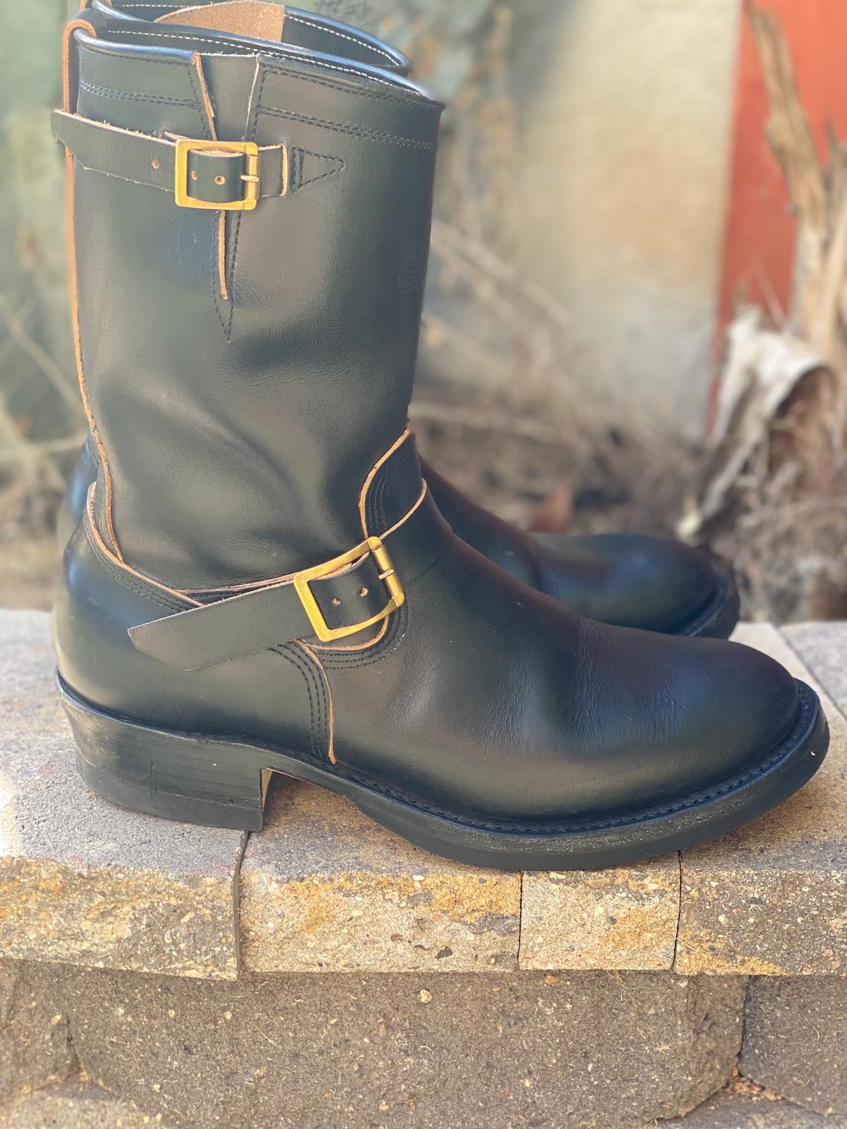 Photo by parkle__ on December 3, 2023 of the Zerrows Type One in Horween Black Latigo.