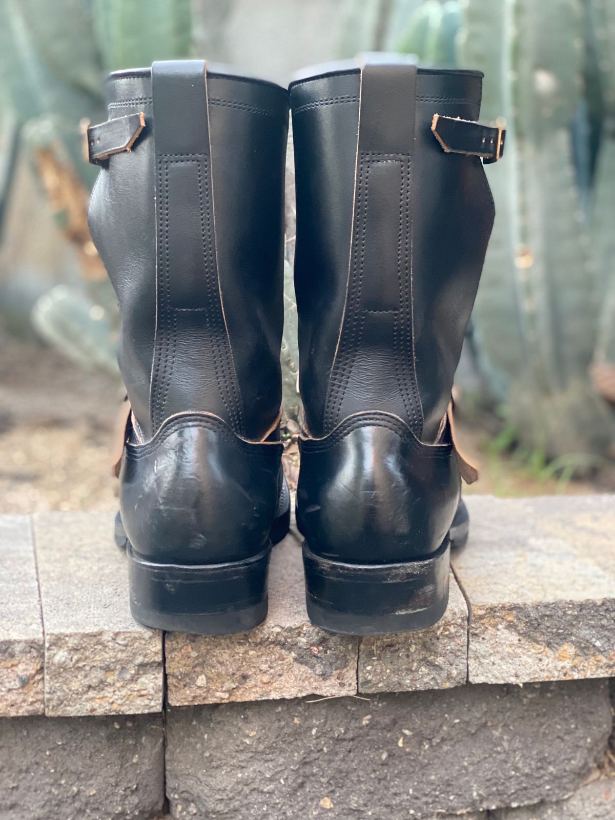 Photo by parkle__ on January 6, 2024 of the Zerrows Type One in Horween Black Latigo.