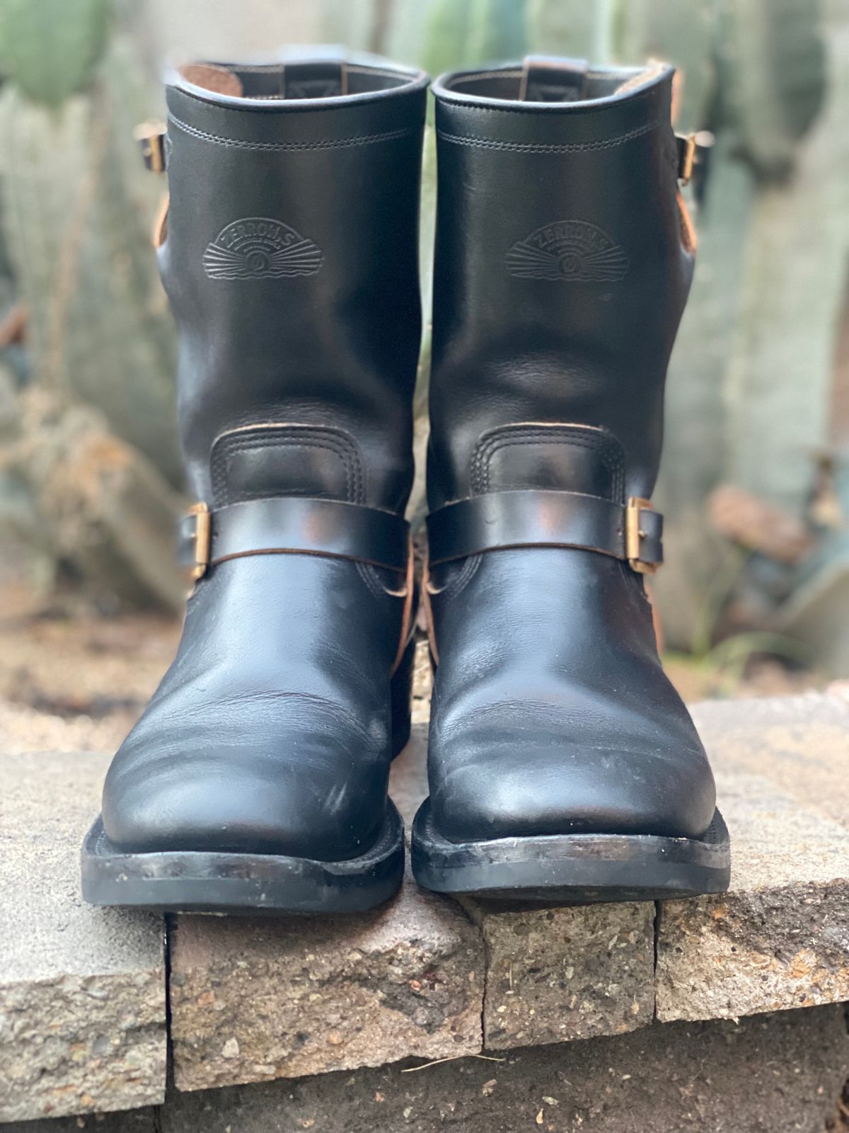 Photo by parkle__ on January 6, 2024 of the Zerrows Type One in Horween Black Latigo.