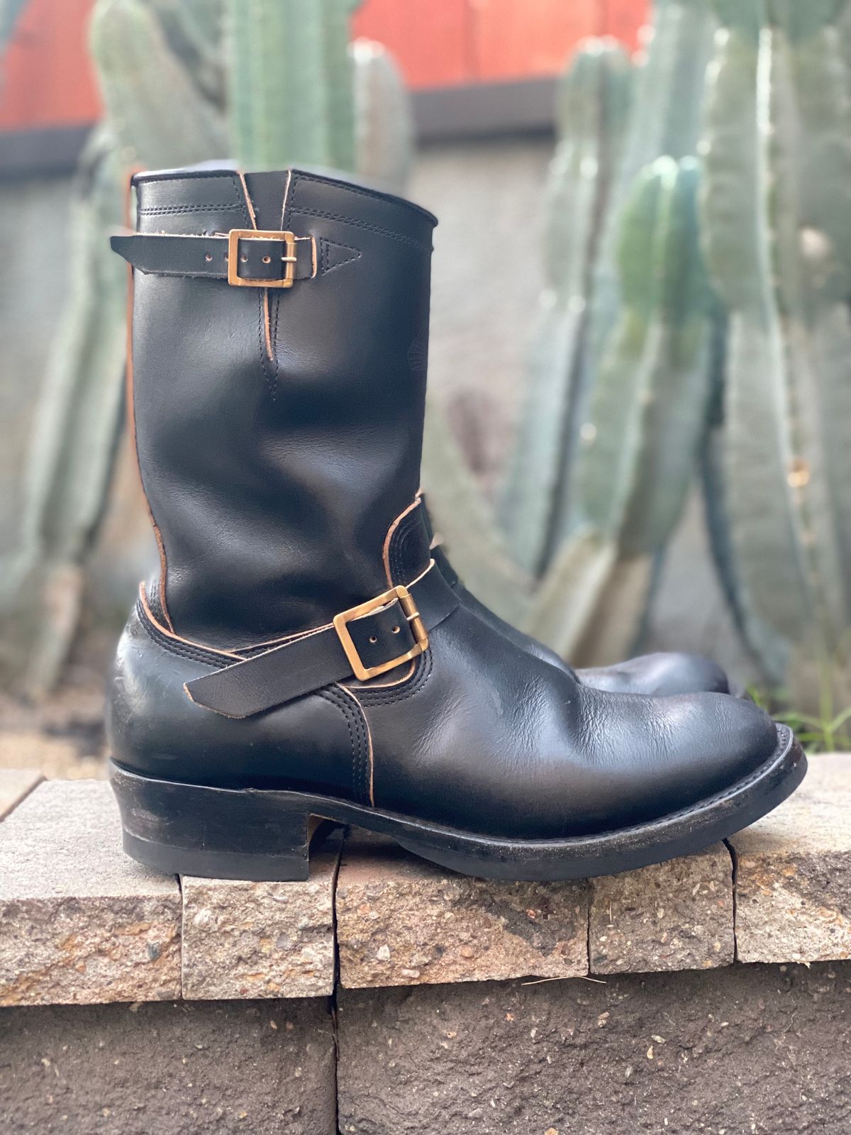Photo by parkle__ on January 6, 2024 of the Zerrows Type One in Horween Black Latigo.