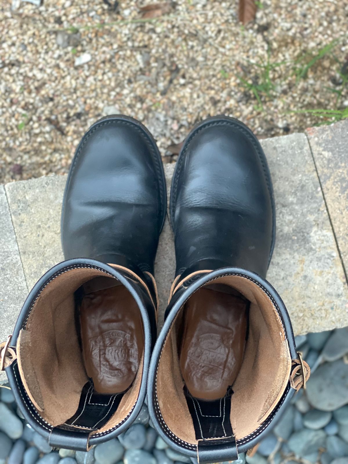 Photo by parkle__ on January 6, 2024 of the Zerrows Type One in Horween Black Latigo.