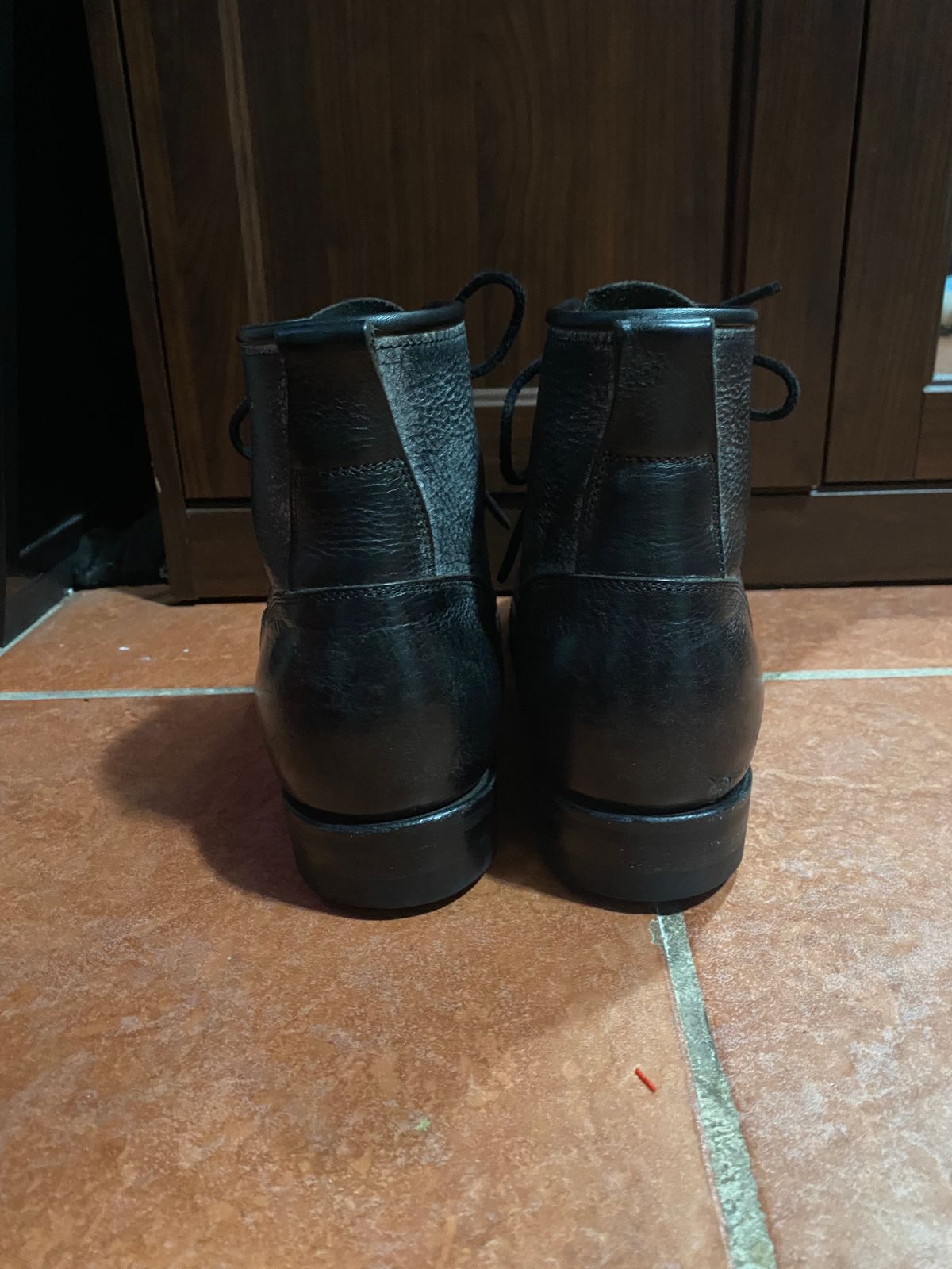 Photo by parkle__ on February 6, 2023 of the Iron Boots 5515 in Black Italy Waxed Bullhide.