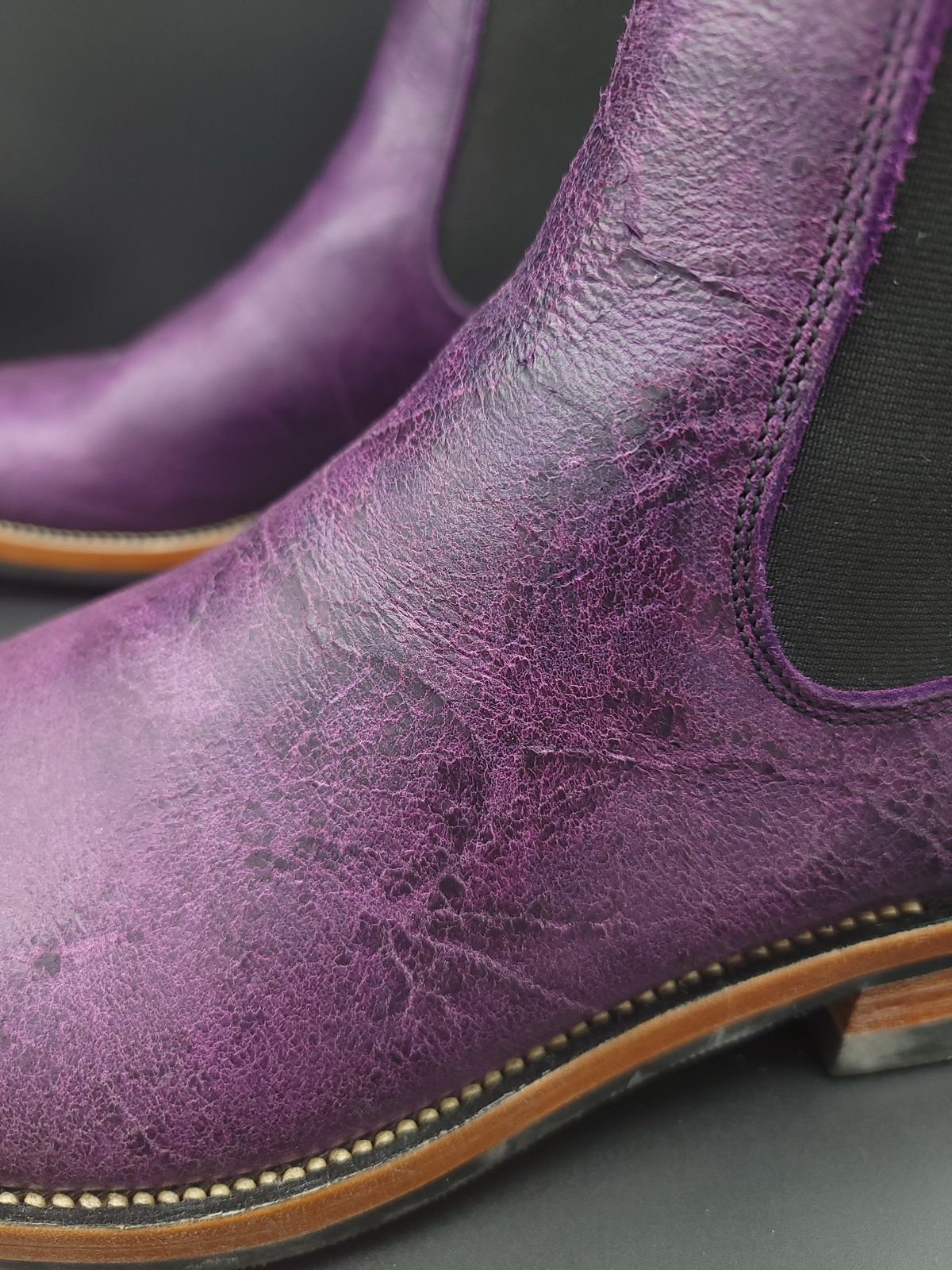 Photo by jinn35 on November 2, 2023 of the Fortis Boots El Primero in C.F. Stead Crazy Cow Royal Purple.