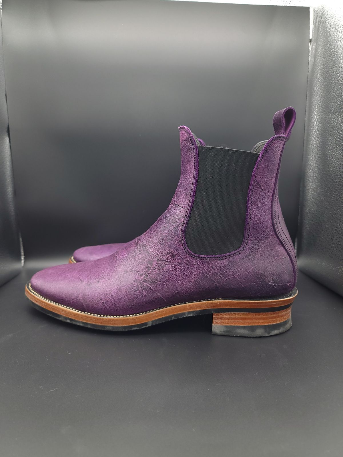 Photo by jinn35 on November 2, 2023 of the Fortis Boots El Primero in C.F. Stead Crazy Cow Royal Purple.