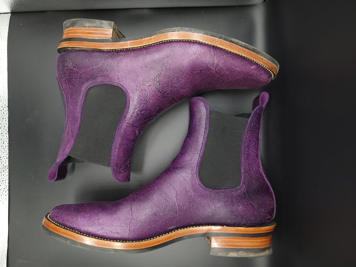 Photo by jinn35 on January 5, 2024 of the Fortis Boots El Primero in C.F. Stead Crazy Cow Royal Purple.
