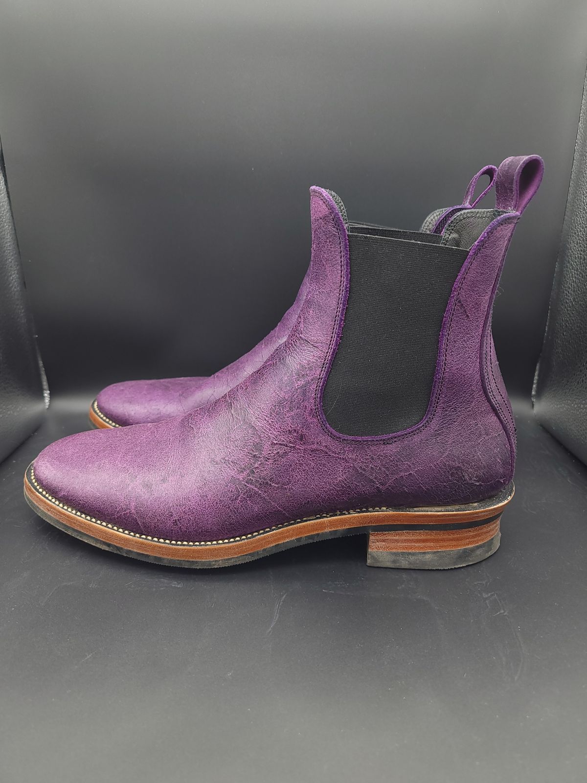 Photo by jinn35 on February 5, 2024 of the Fortis Boots El Primero in C.F. Stead Crazy Cow Royal Purple.