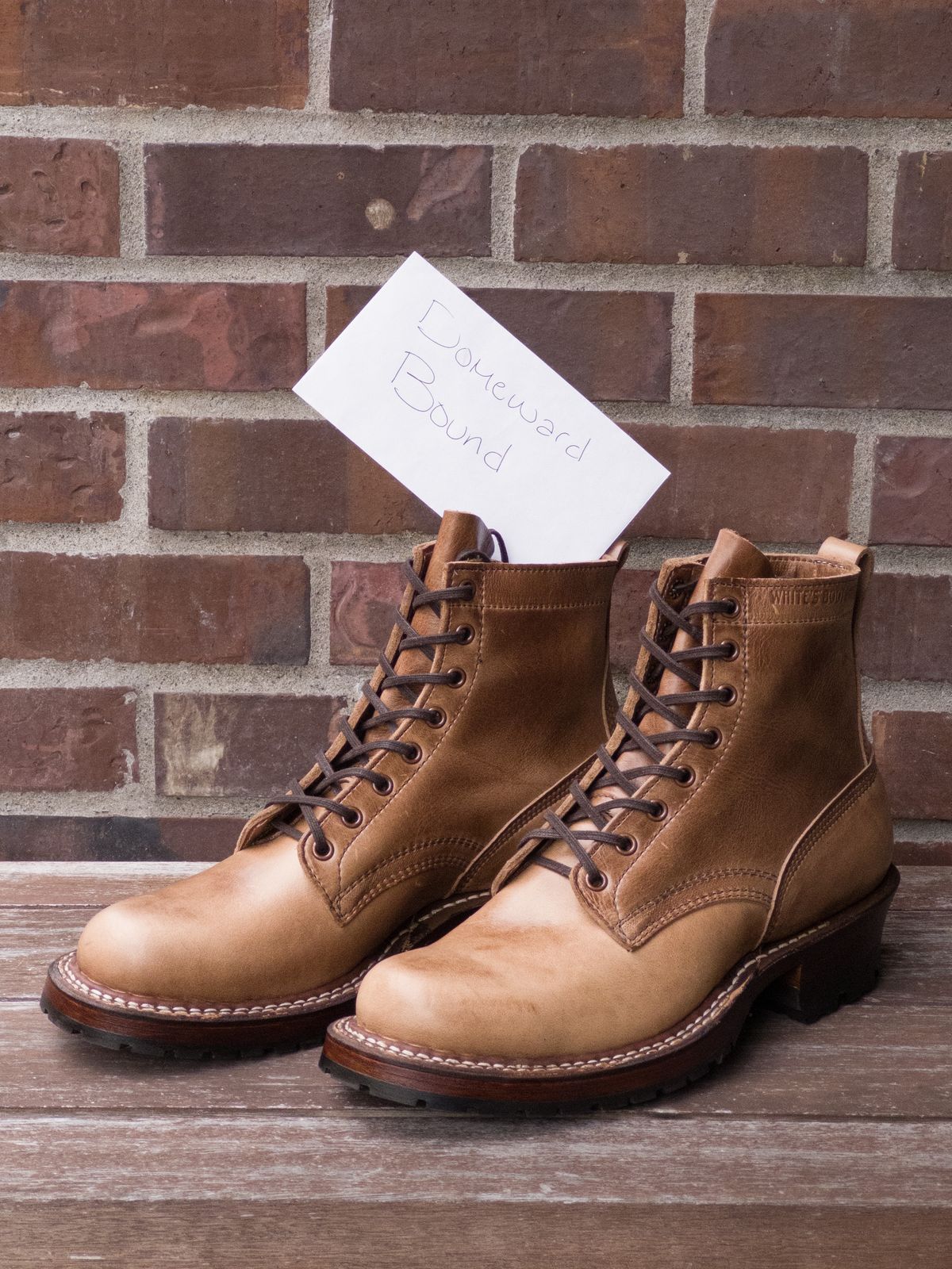Photo by tylers.hobby on October 1, 2023 of the White's 350 Cruiser in Horween Natural Chromexcel.