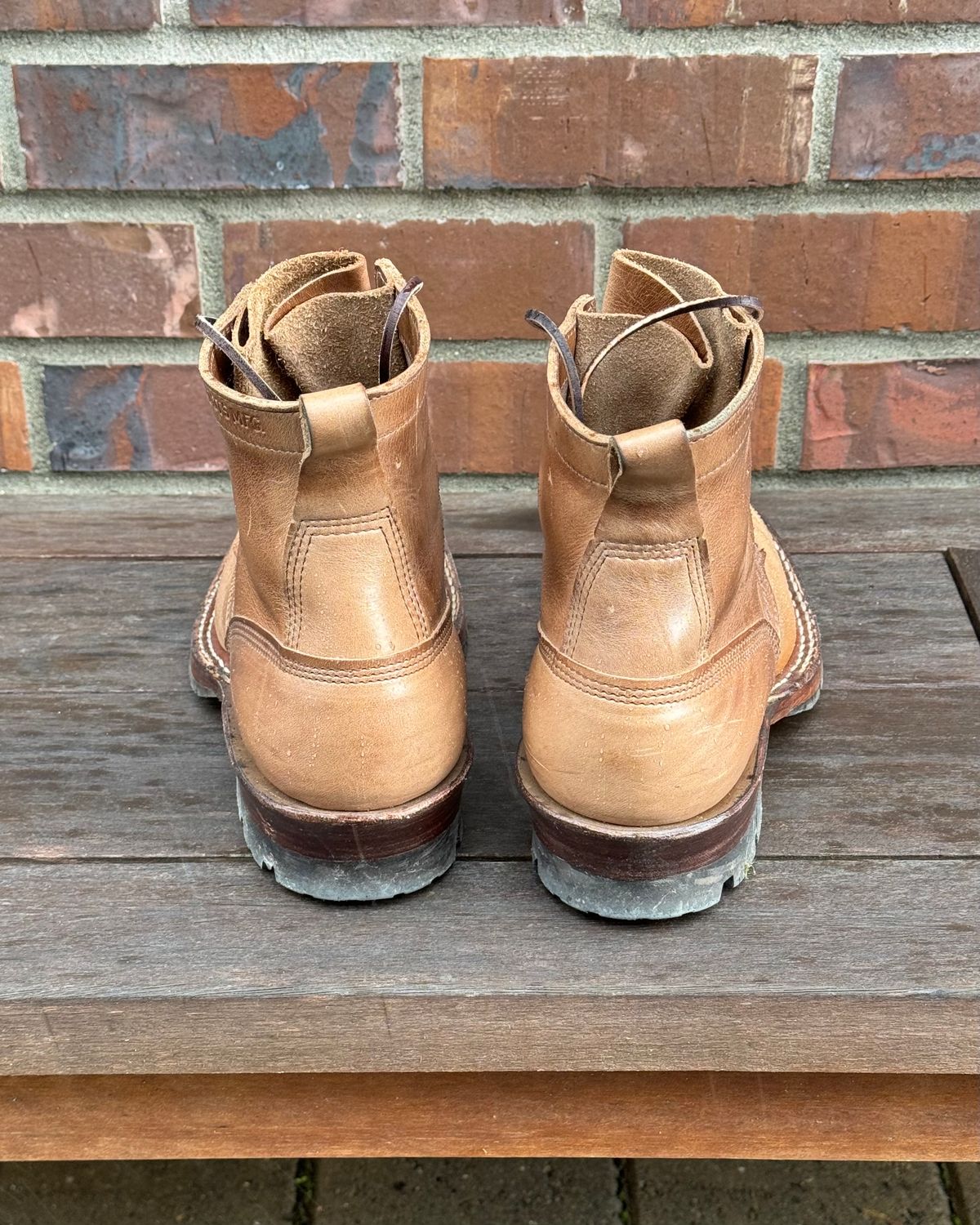 Photo by tylers.hobby on November 2, 2023 of the White's 350 Cruiser in Horween Natural Chromexcel.