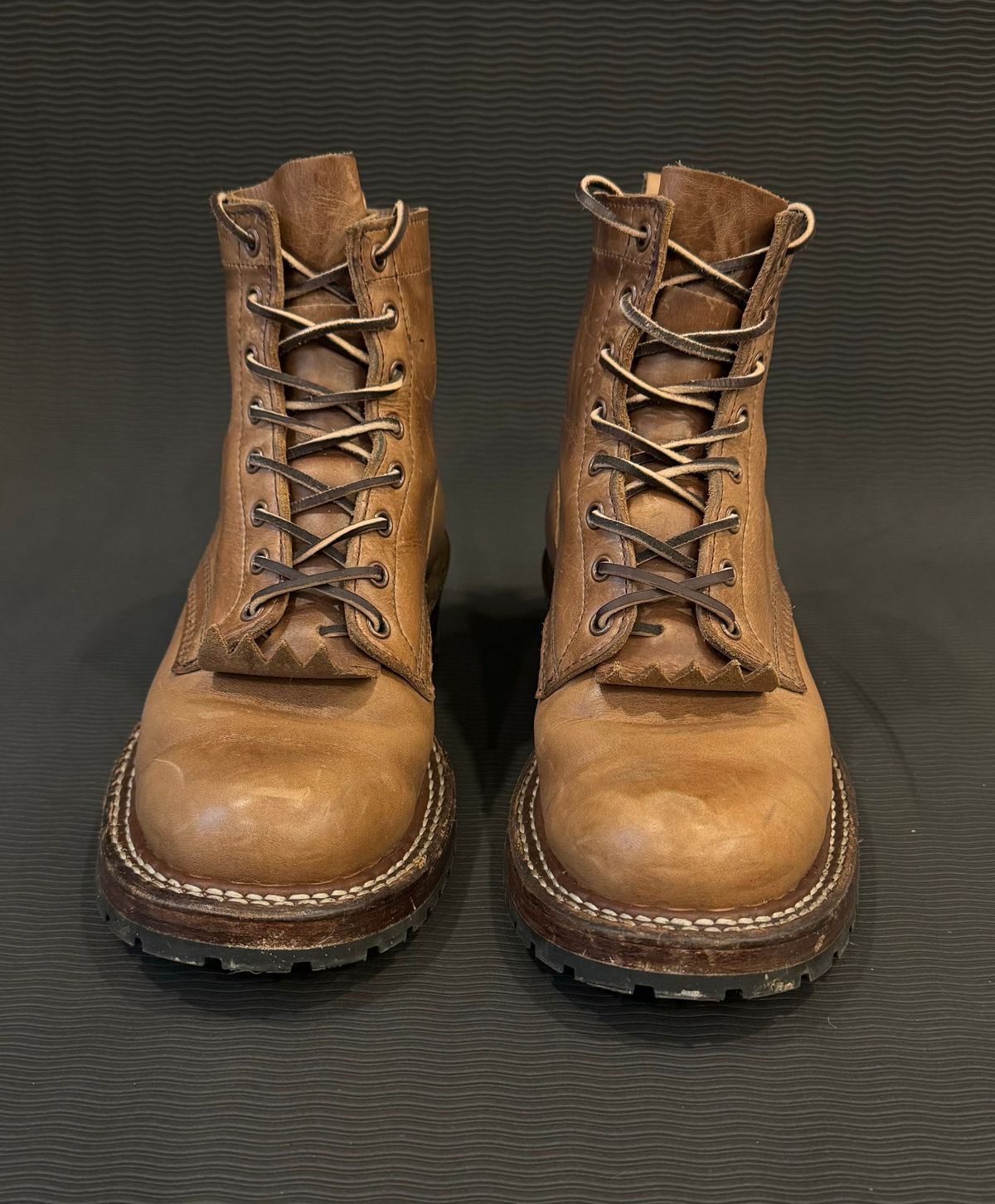 Photo by tylers.hobby on January 5, 2024 of the White's 350 Cruiser in Horween Natural Chromexcel.