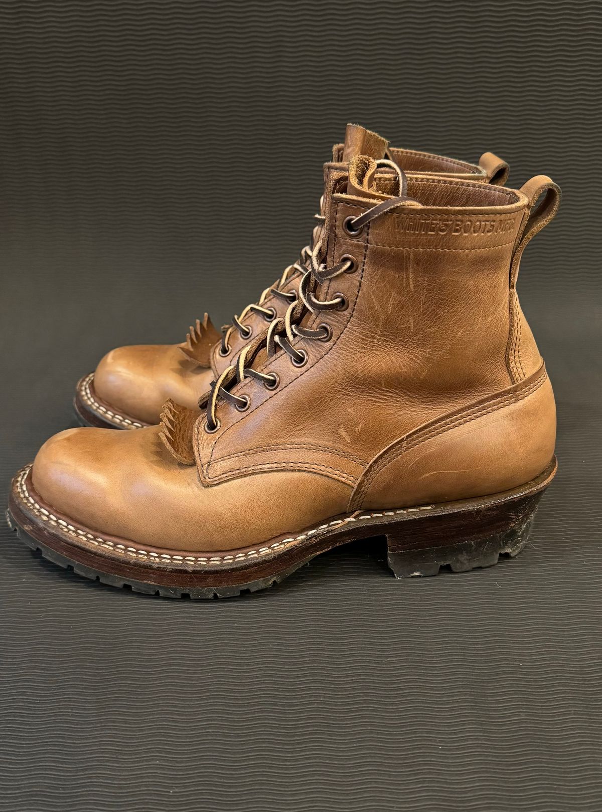 Photo by tylers.hobby on January 5, 2024 of the White's 350 Cruiser in Horween Natural Chromexcel.