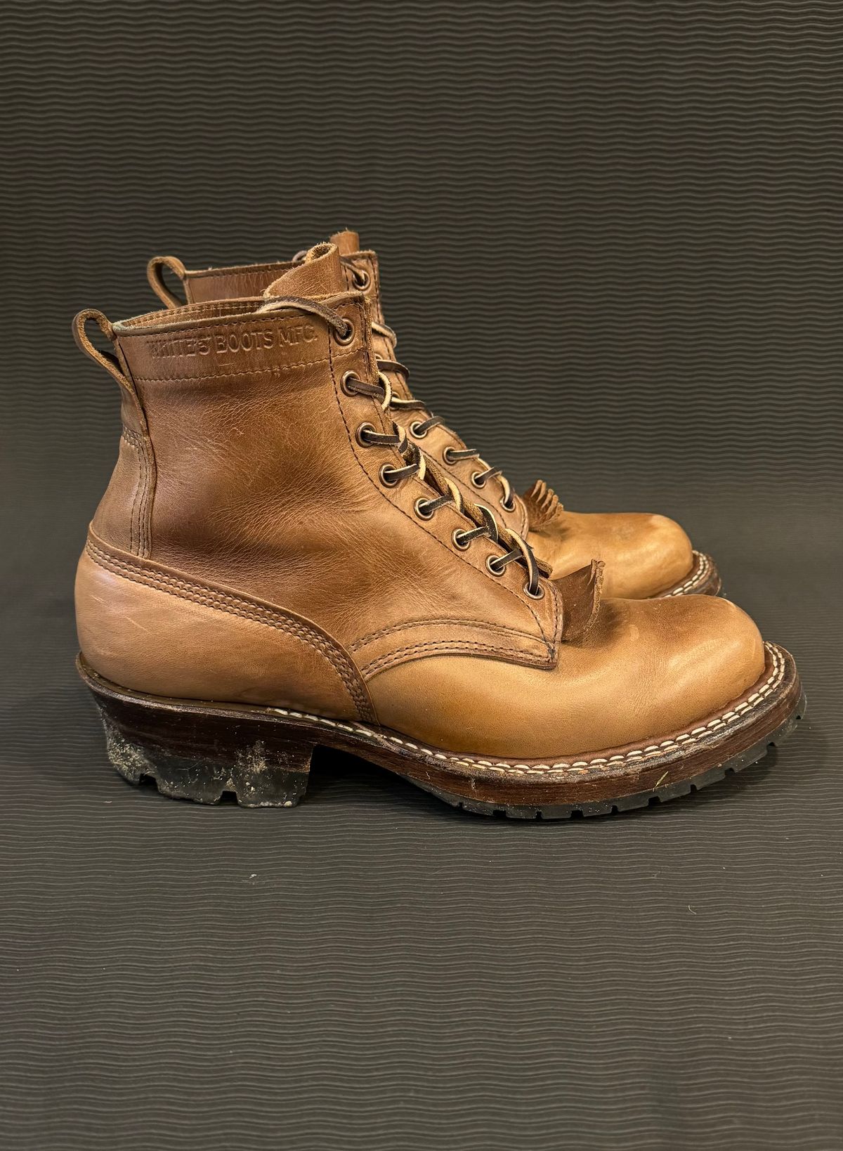 Photo by tylers.hobby on January 5, 2024 of the White's 350 Cruiser in Horween Natural Chromexcel.