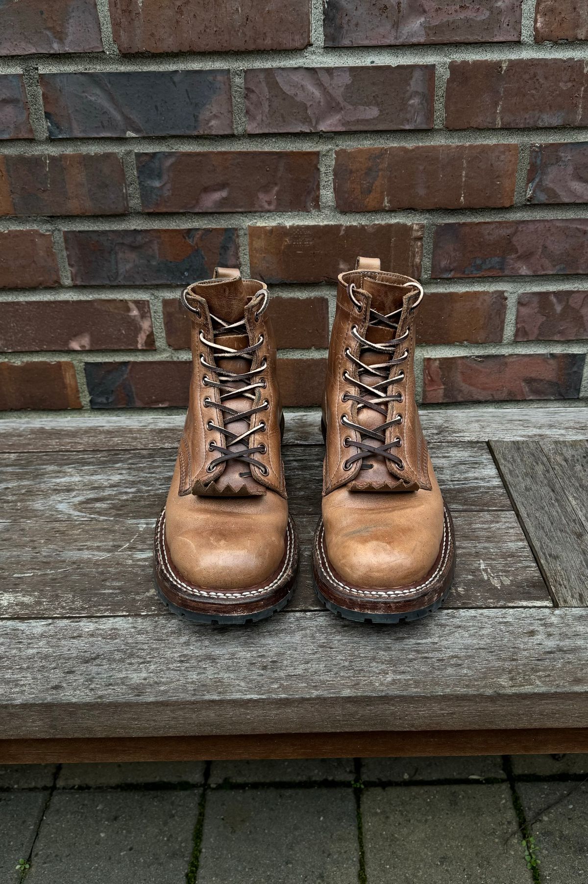 Photo by tylers.hobby on February 5, 2024 of the White's 350 Cruiser in Horween Natural Chromexcel.