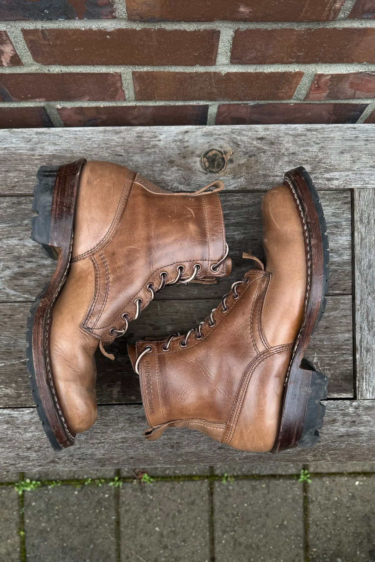 Photo by tylers.hobby on February 5, 2024 of the White's 350 Cruiser in Horween Natural Chromexcel.