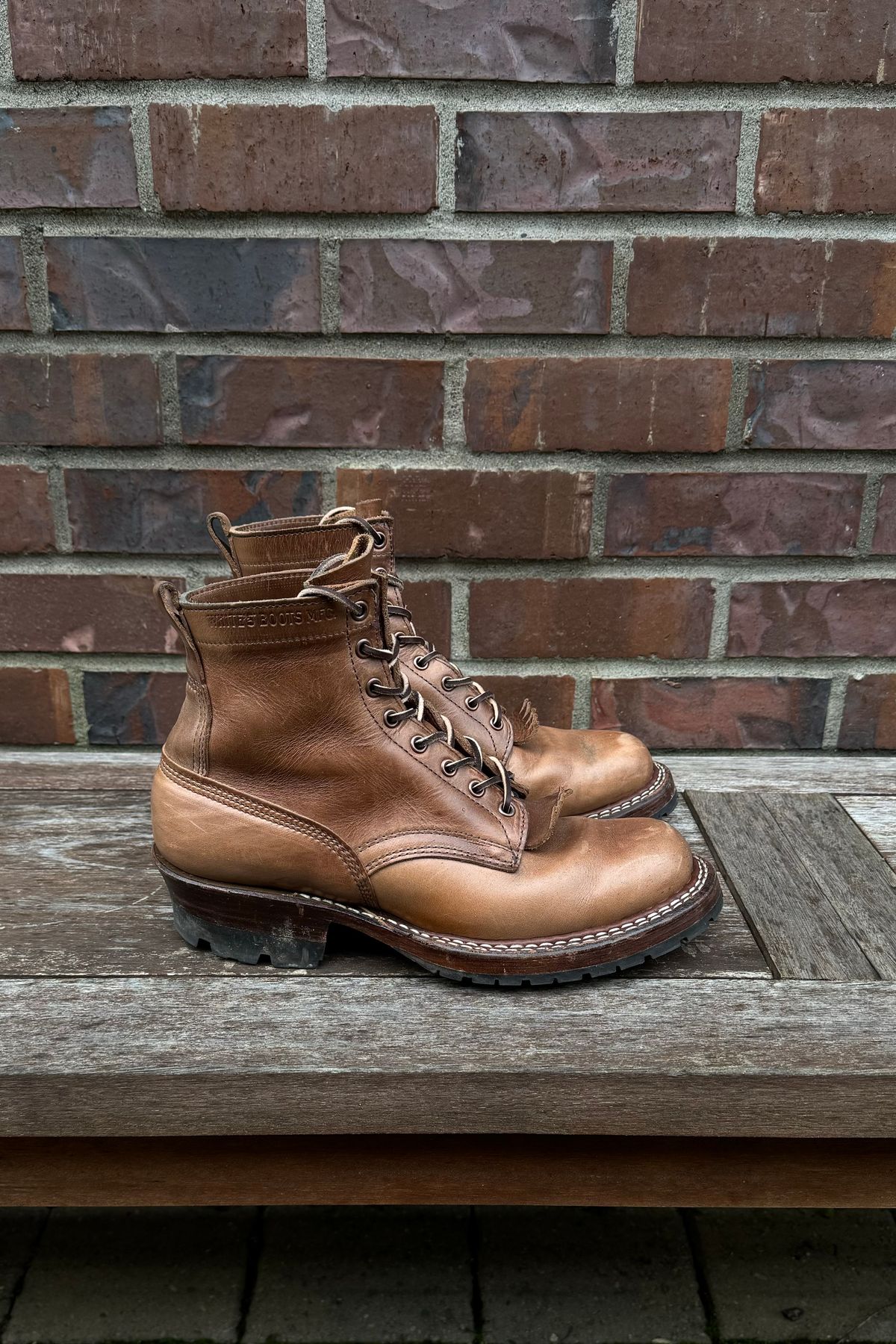Photo by tylers.hobby on February 5, 2024 of the White's 350 Cruiser in Horween Natural Chromexcel.
