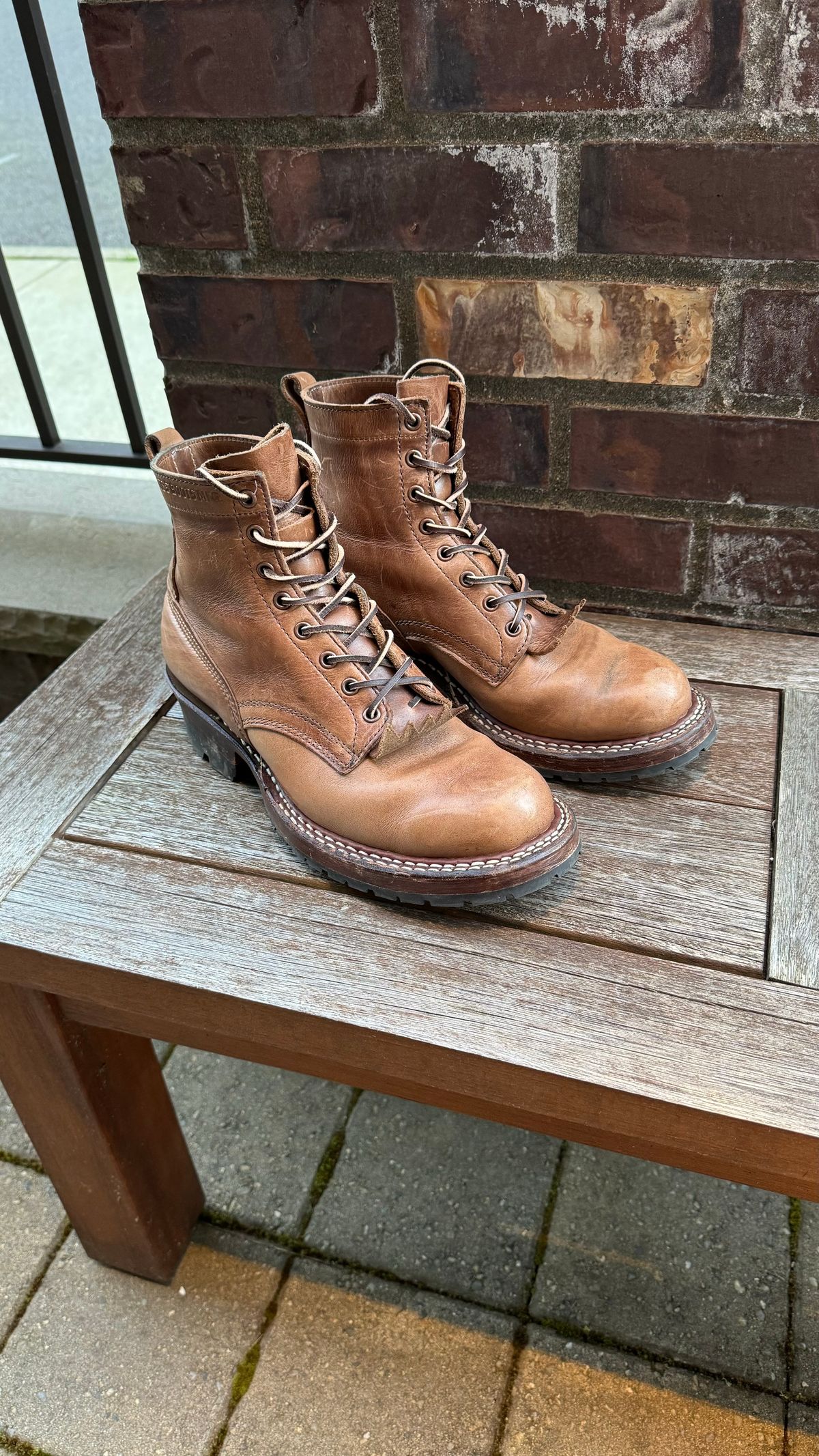 Photo by tylers.hobby on March 6, 2024 of the White's 350 Cruiser in Horween Natural Chromexcel.