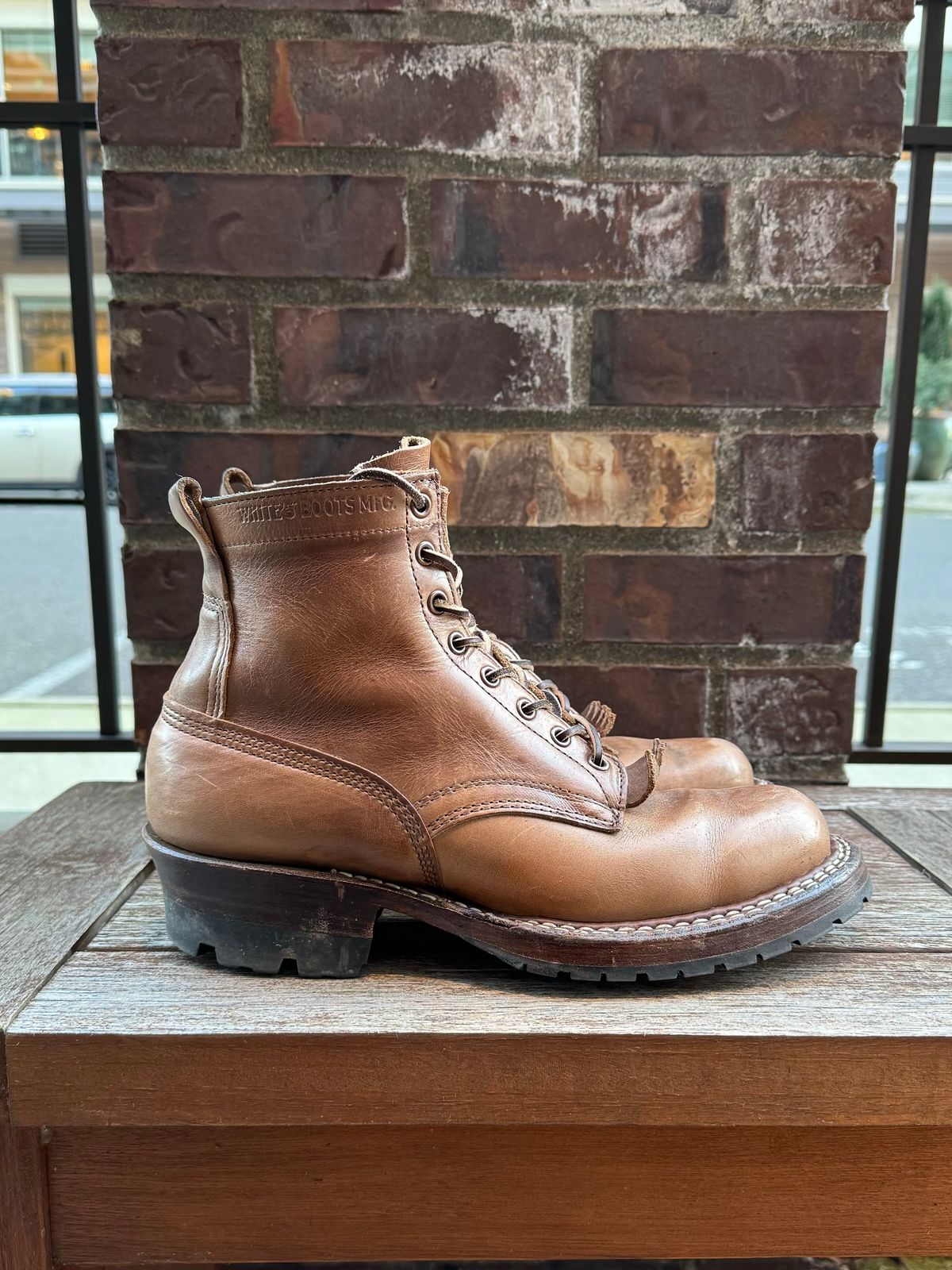 Photo by tylers.hobby on March 6, 2024 of the White's 350 Cruiser in Horween Natural Chromexcel.