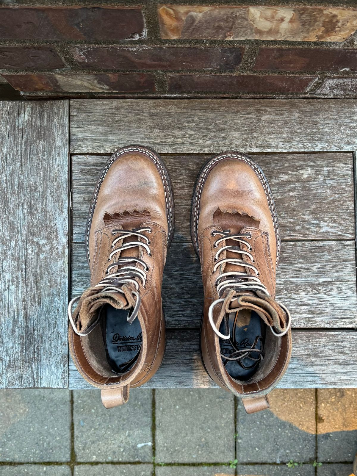 Photo by tylers.hobby on March 6, 2024 of the White's 350 Cruiser in Horween Natural Chromexcel.