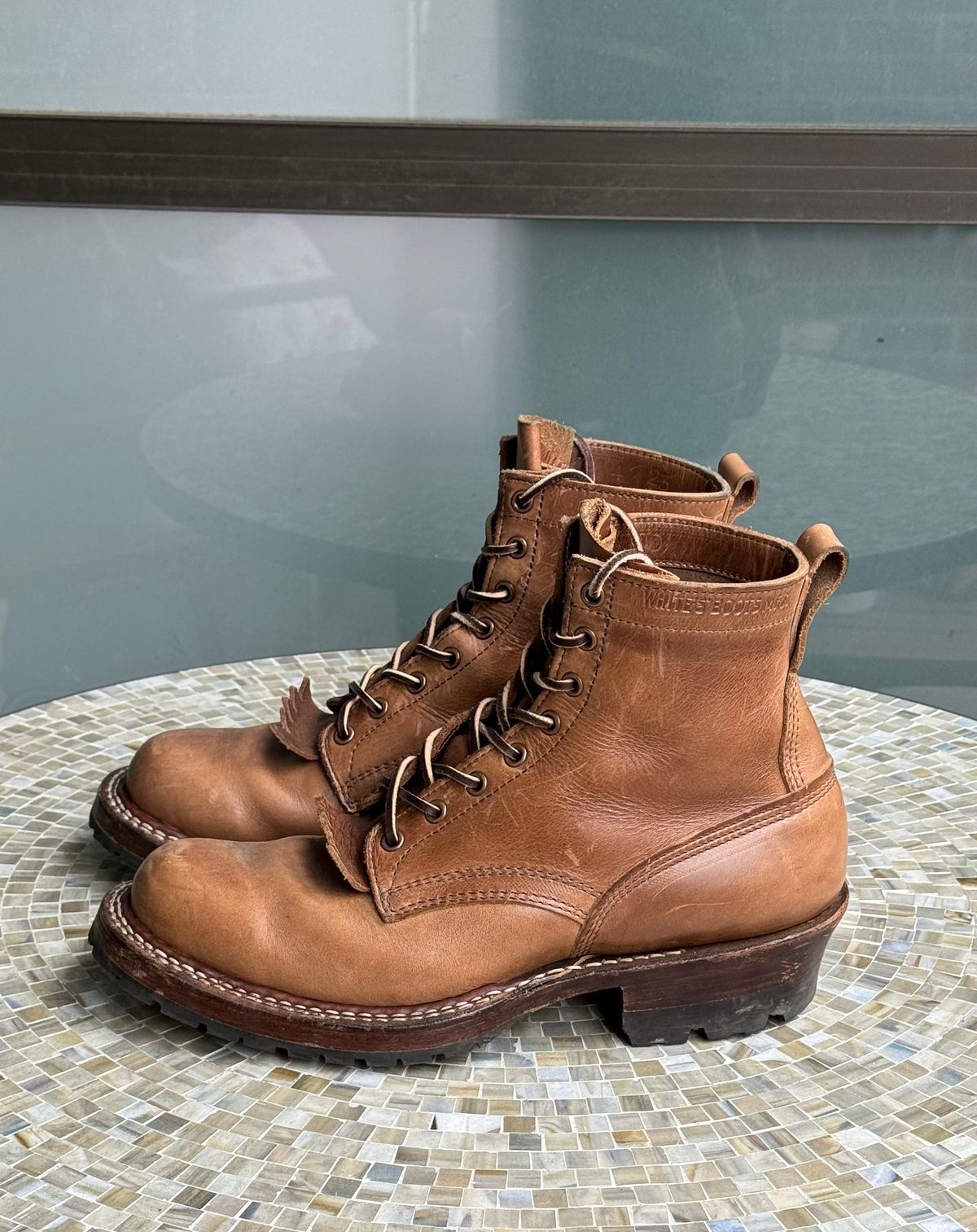 Photo by tylers.hobby on April 4, 2024 of the White's 350 Cruiser in Horween Natural Chromexcel.