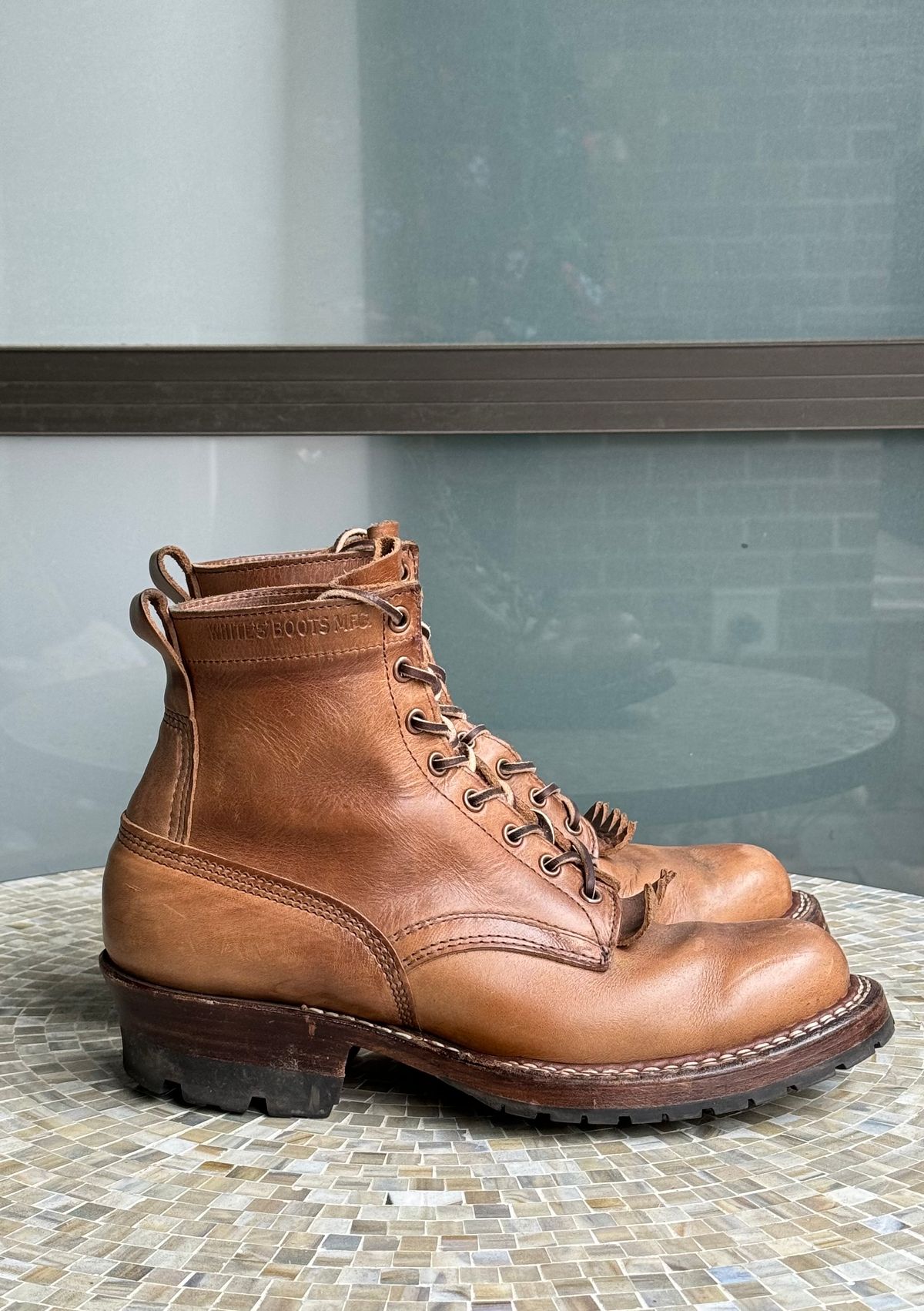 Photo by tylers.hobby on April 4, 2024 of the White's 350 Cruiser in Horween Natural Chromexcel.