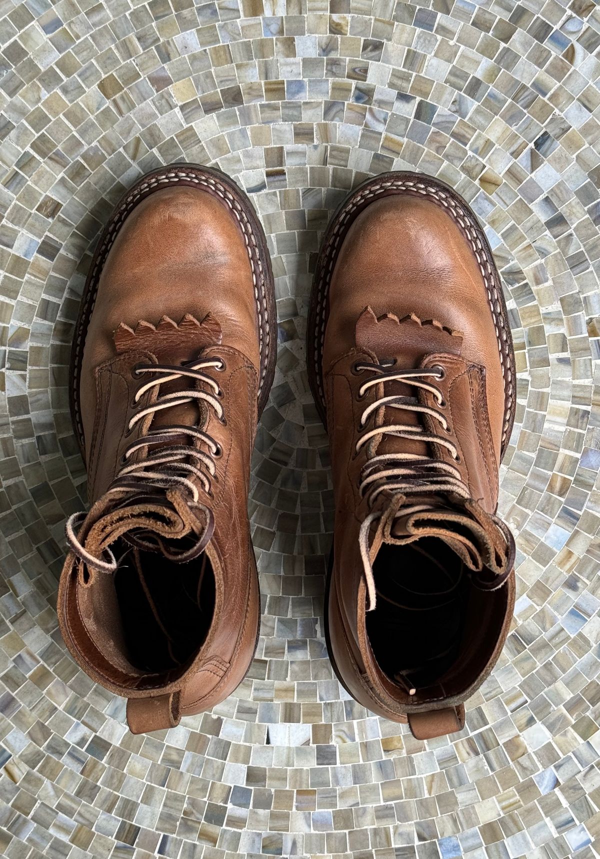 Photo by tylers.hobby on April 4, 2024 of the White's 350 Cruiser in Horween Natural Chromexcel.