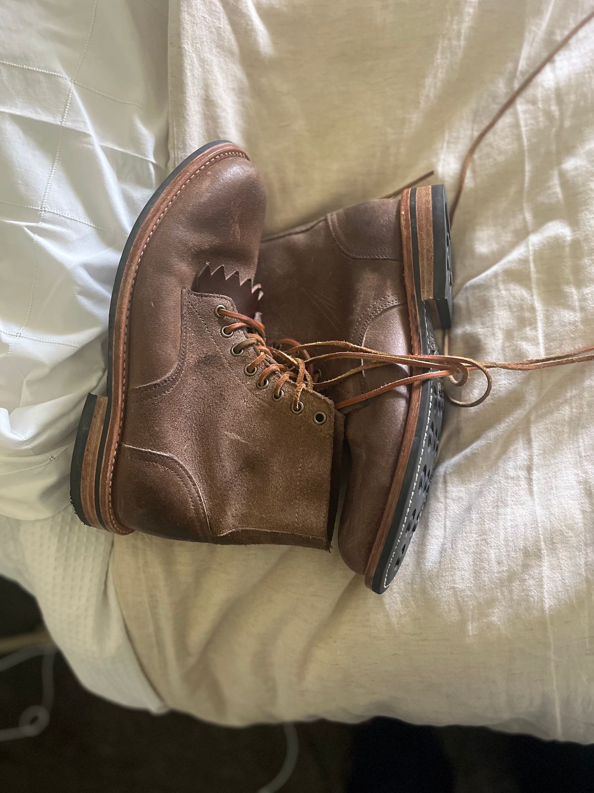 Photo by Dannflow on November 3, 2024 of the Oak Street Bootmakers Trench Boot in Horween Natural Chromexcel Roughout.