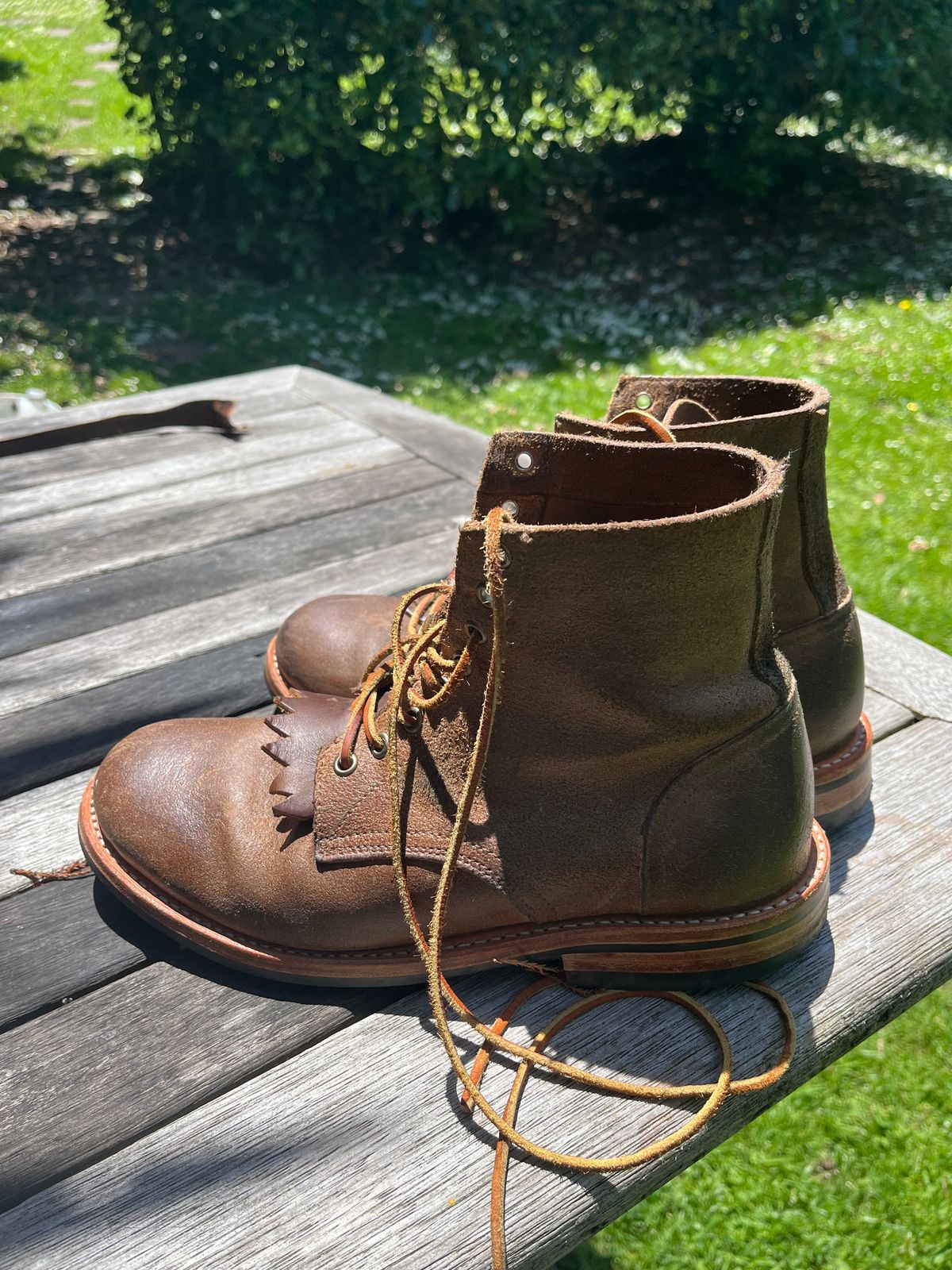 Photo by Dannflow on December 2, 2024 of the Oak Street Bootmakers Trench Boot in Horween Natural Chromexcel Roughout.