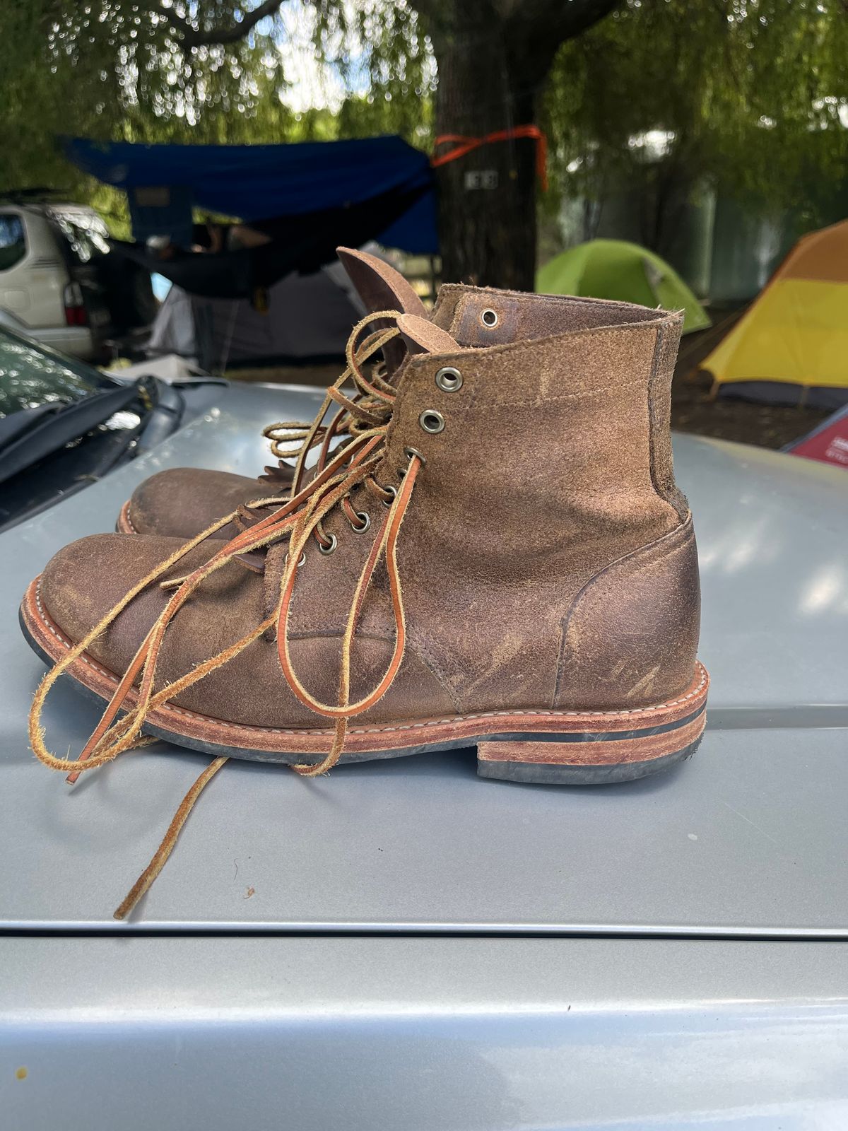 Photo by Dannflow on January 2, 2025 of the Oak Street Bootmakers Trench Boot in Horween Natural Chromexcel Roughout.