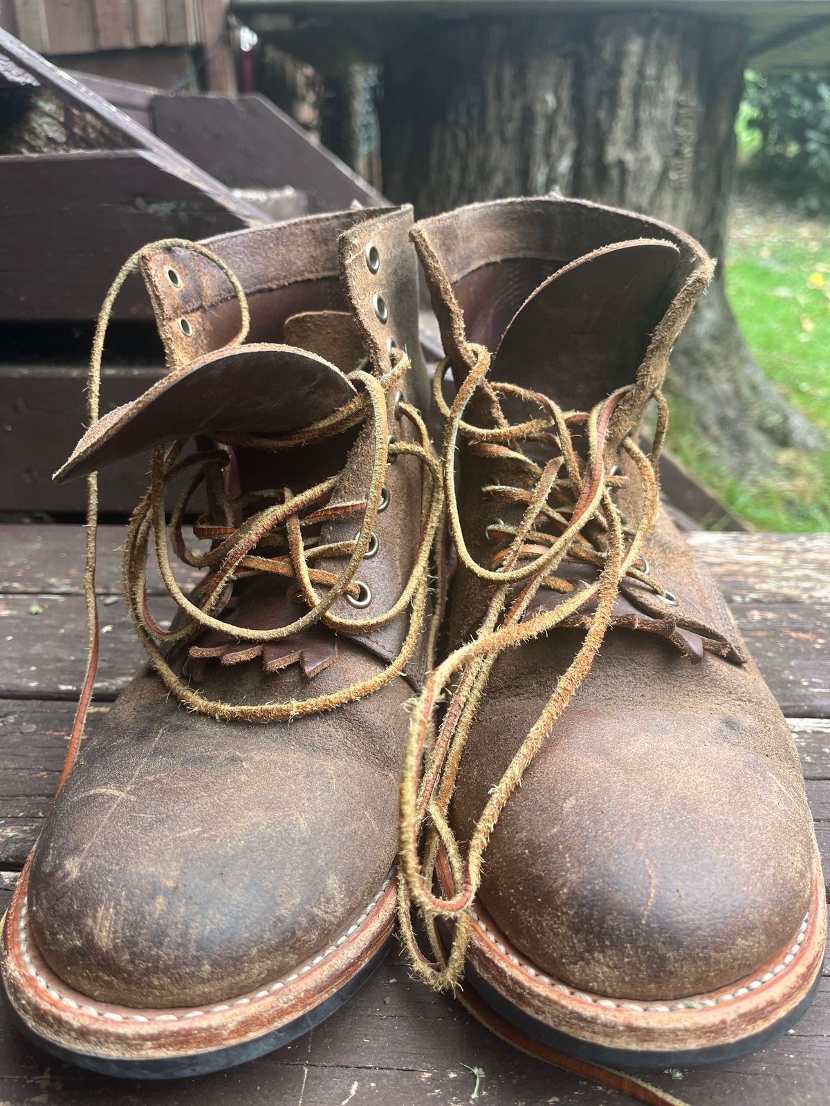 Photo by Dannflow on March 3, 2025 of the Oak Street Bootmakers Trench Boot in Horween Natural Chromexcel Roughout.
