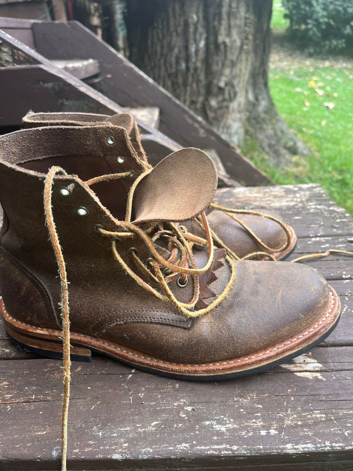 Photo by Dannflow on March 3, 2025 of the Oak Street Bootmakers Trench Boot in Horween Natural Chromexcel Roughout.