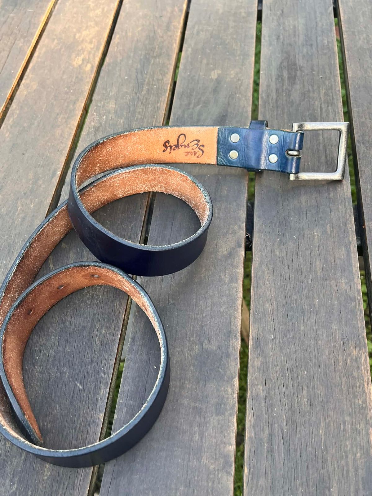 Photo by Dannflow on December 1, 2025 of the Sue engels Veg Tan Blue in Teacore Blue Veg Tan.