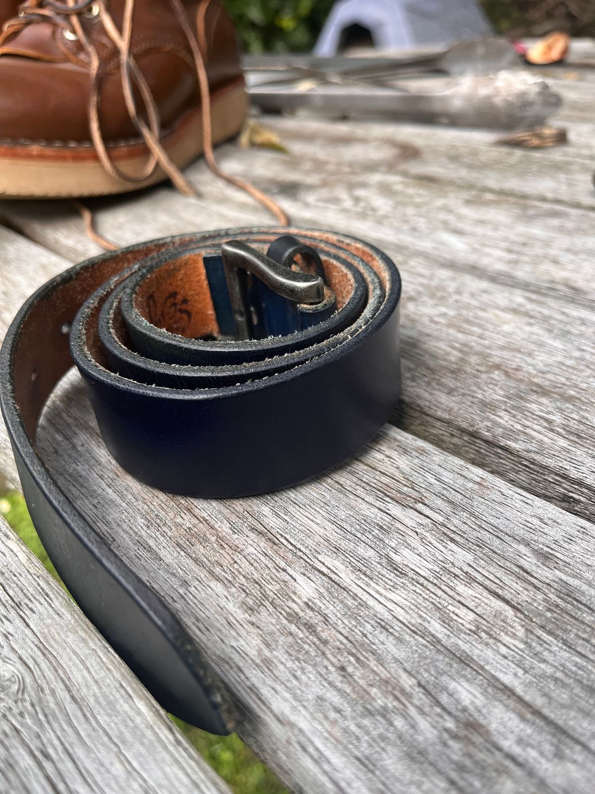 Photo by Dannflow on February 3, 2026 of the Sue engels Veg Tan Blue in Teacore Blue Veg Tan.