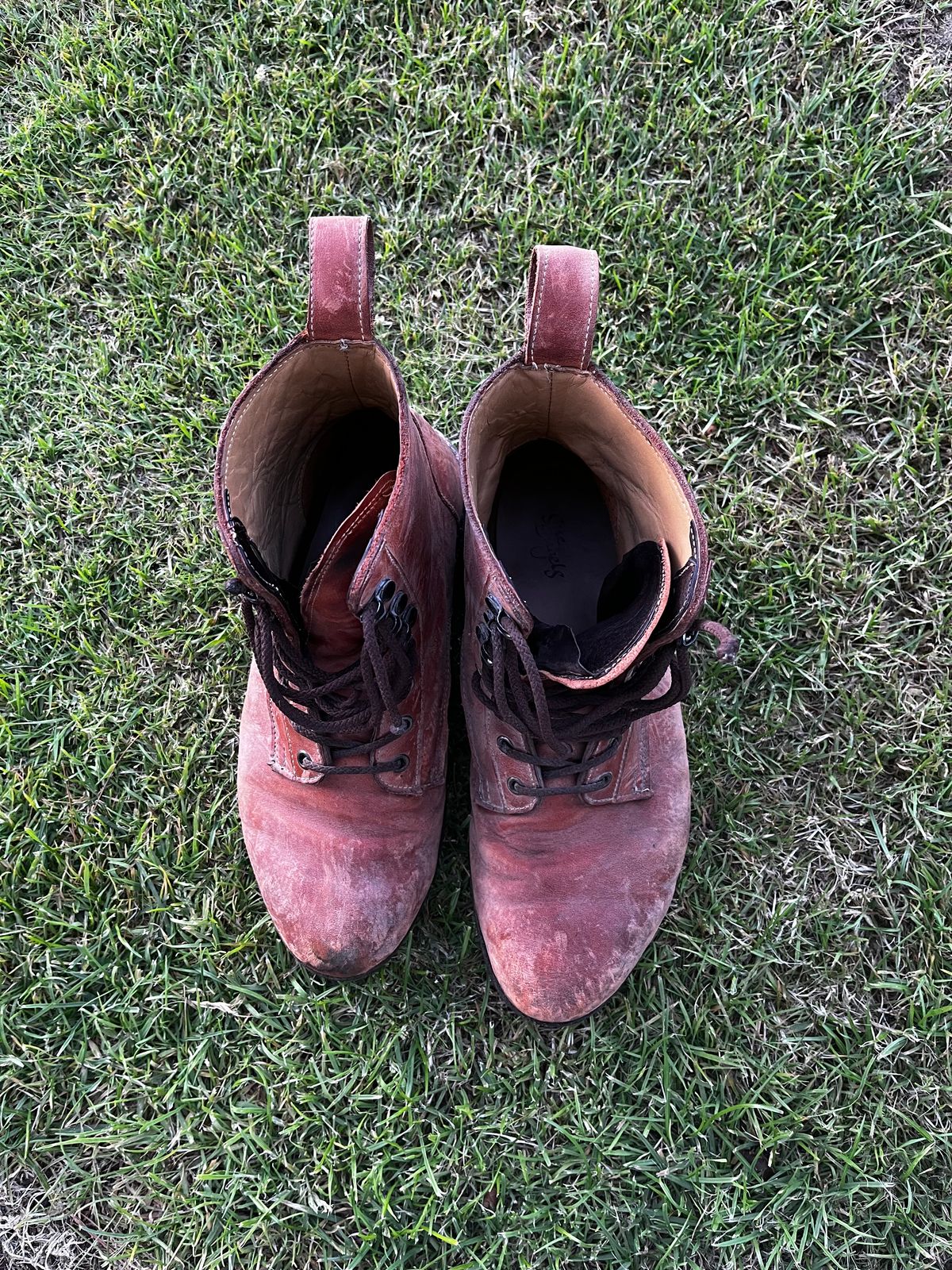 Photo by Dannflow on January 3, 2024 of the Sue Engles City Boot in Unknown Leather.