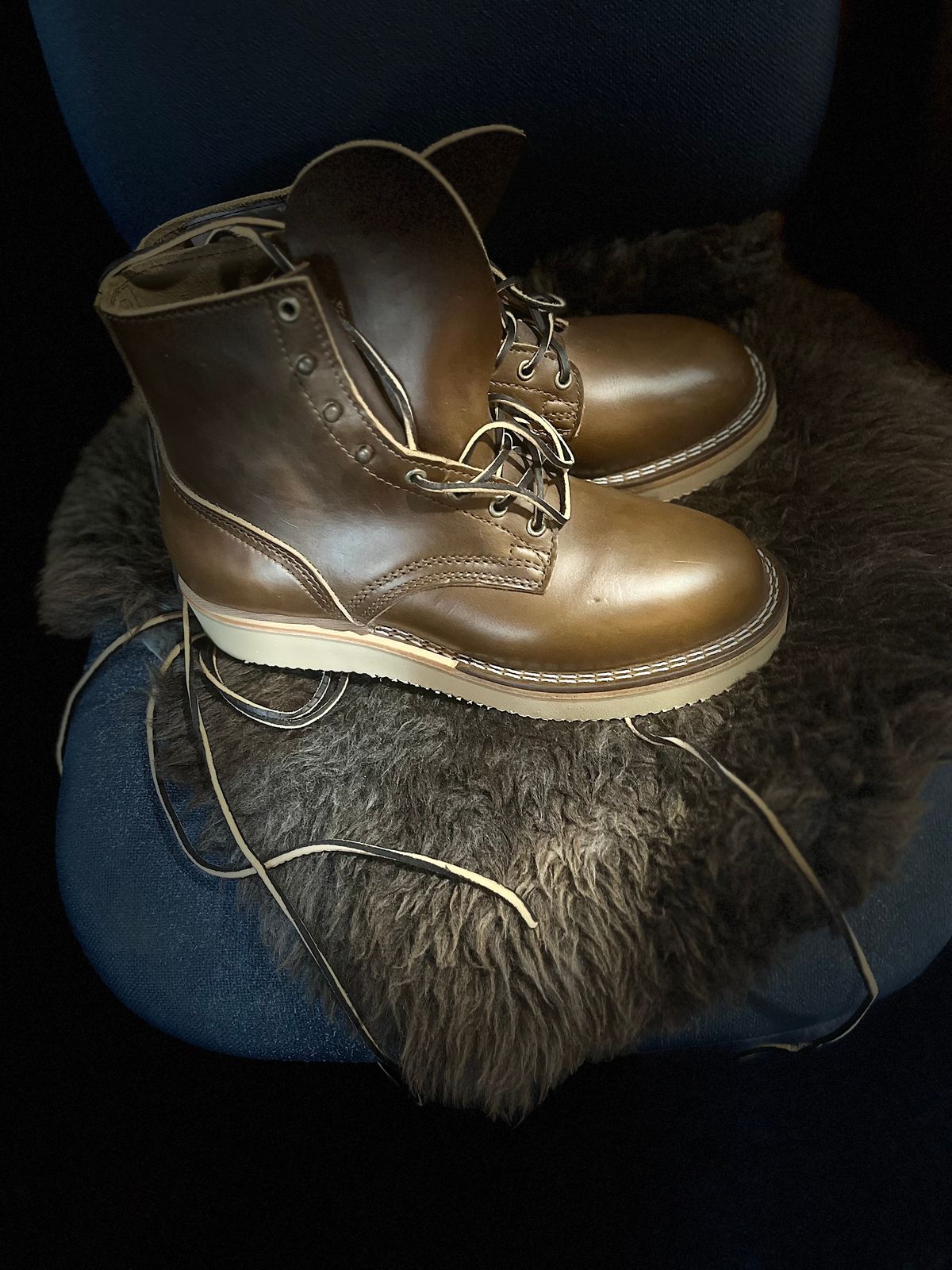 Photo by Dannflow on October 1, 2025 of the Nicks Free Range in Horween British Tan Chromexcel.